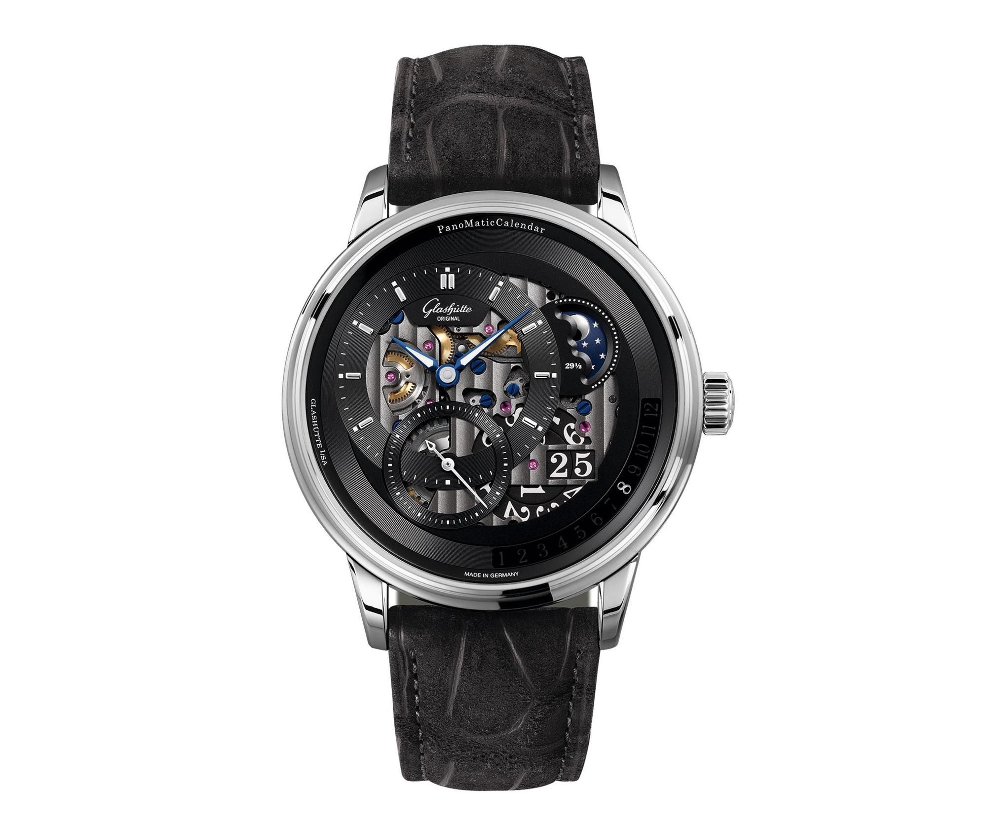 PanoMatic Calendar年曆功能腕錶，鉑金材質，限量150只，建議售價NT$1,318,000。
