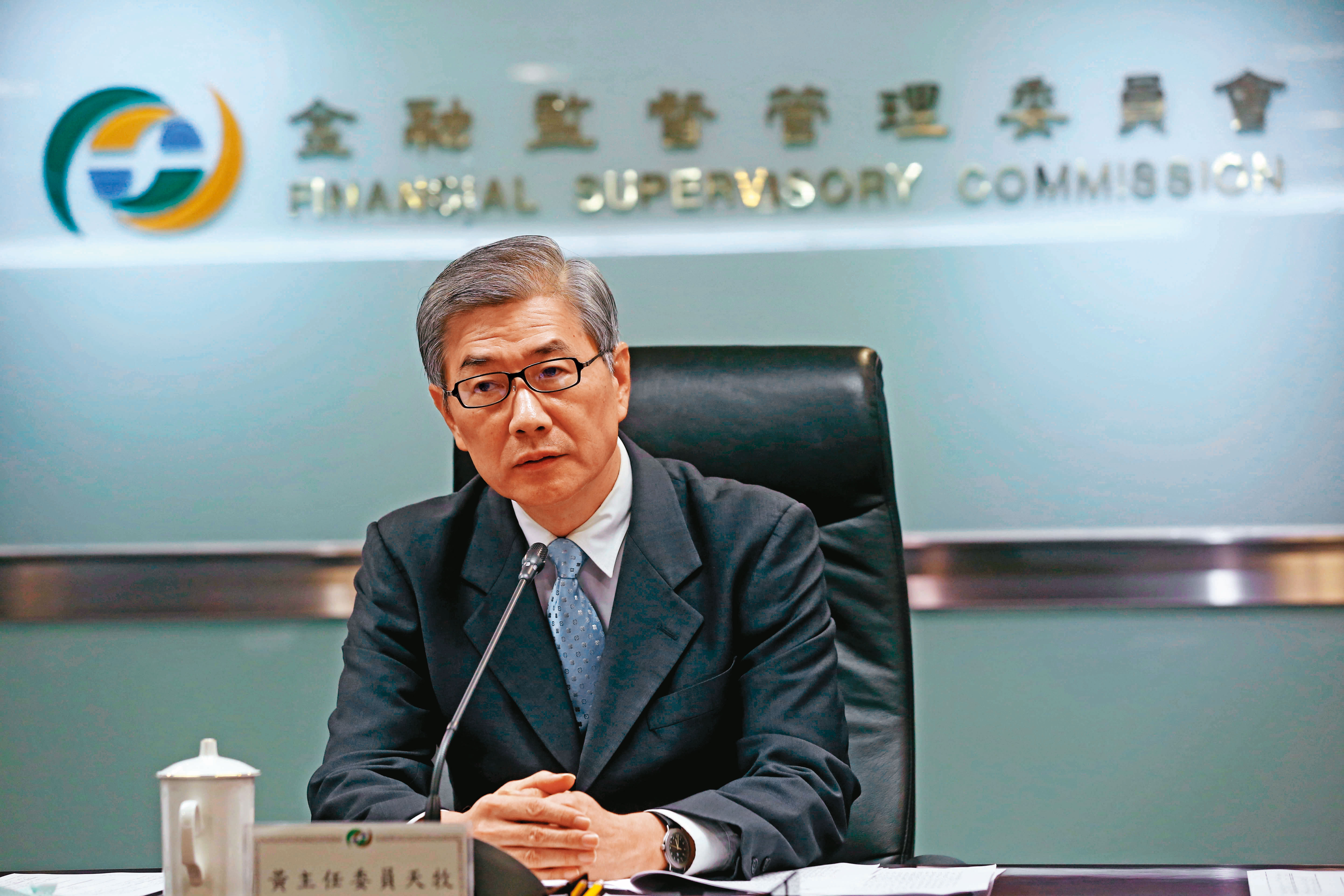 尹崇堯順利上任南山人壽董事長之後，仍要面對金管會主委黃天牧（圖）的審查。