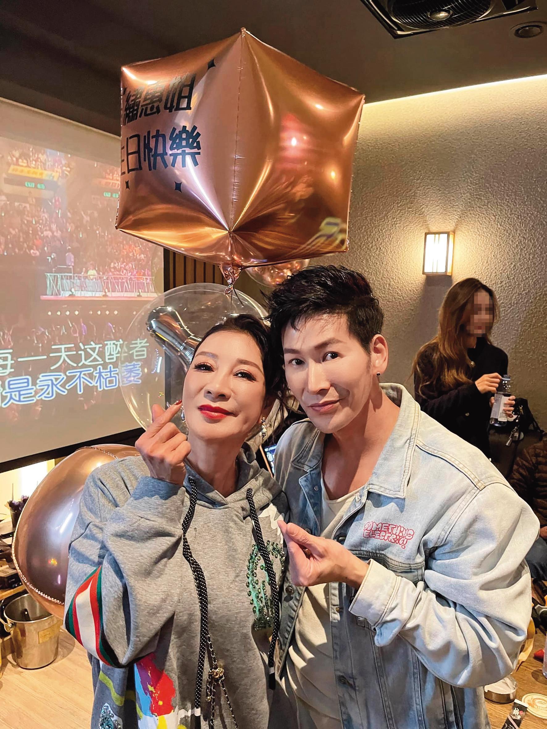 據說楊繡惠的「新歡」,就是小她很多的「台一線」團員阿文,而且為他投入很多心力。(翻攝自台一線台1線阿文臉書)