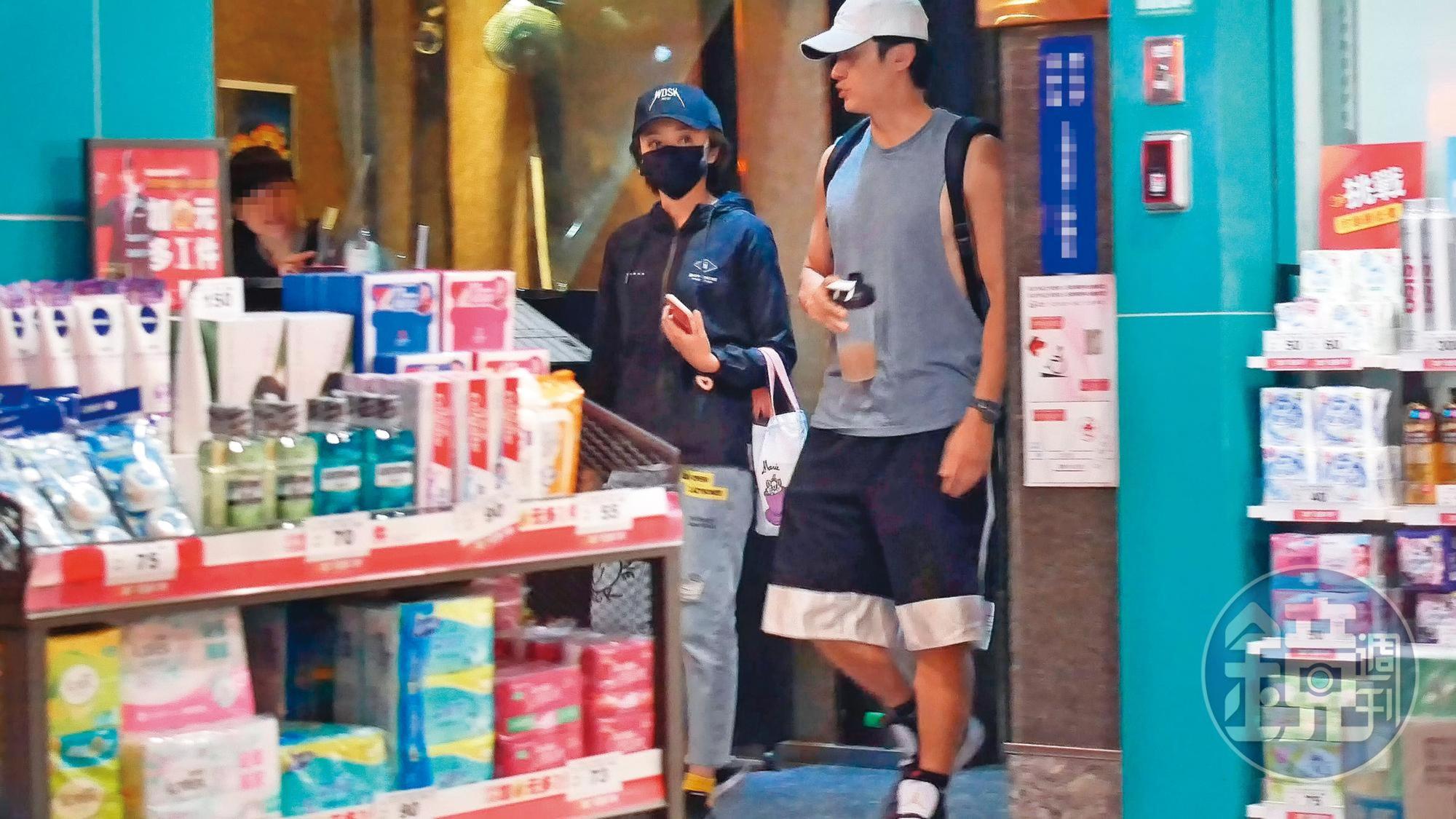 馬俊麟(右)和王瞳(左)在2019年被拍到一起上健身房。
