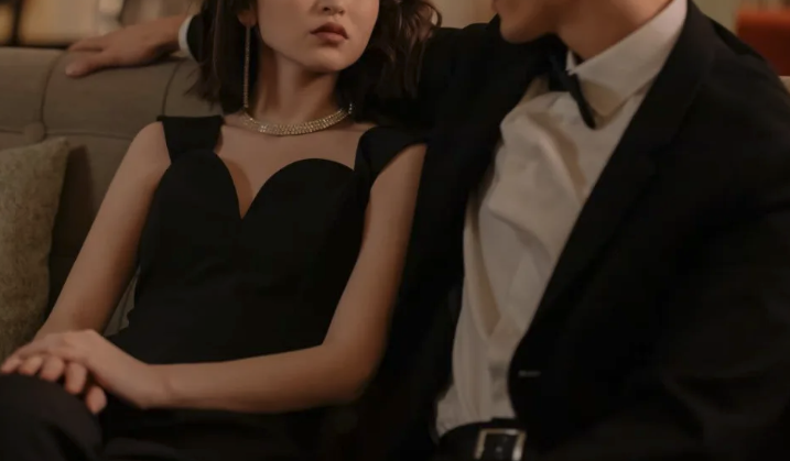 中國一名人妻抓包老公買賓士之餘還偷吃女業務。（示意圖Pexels）