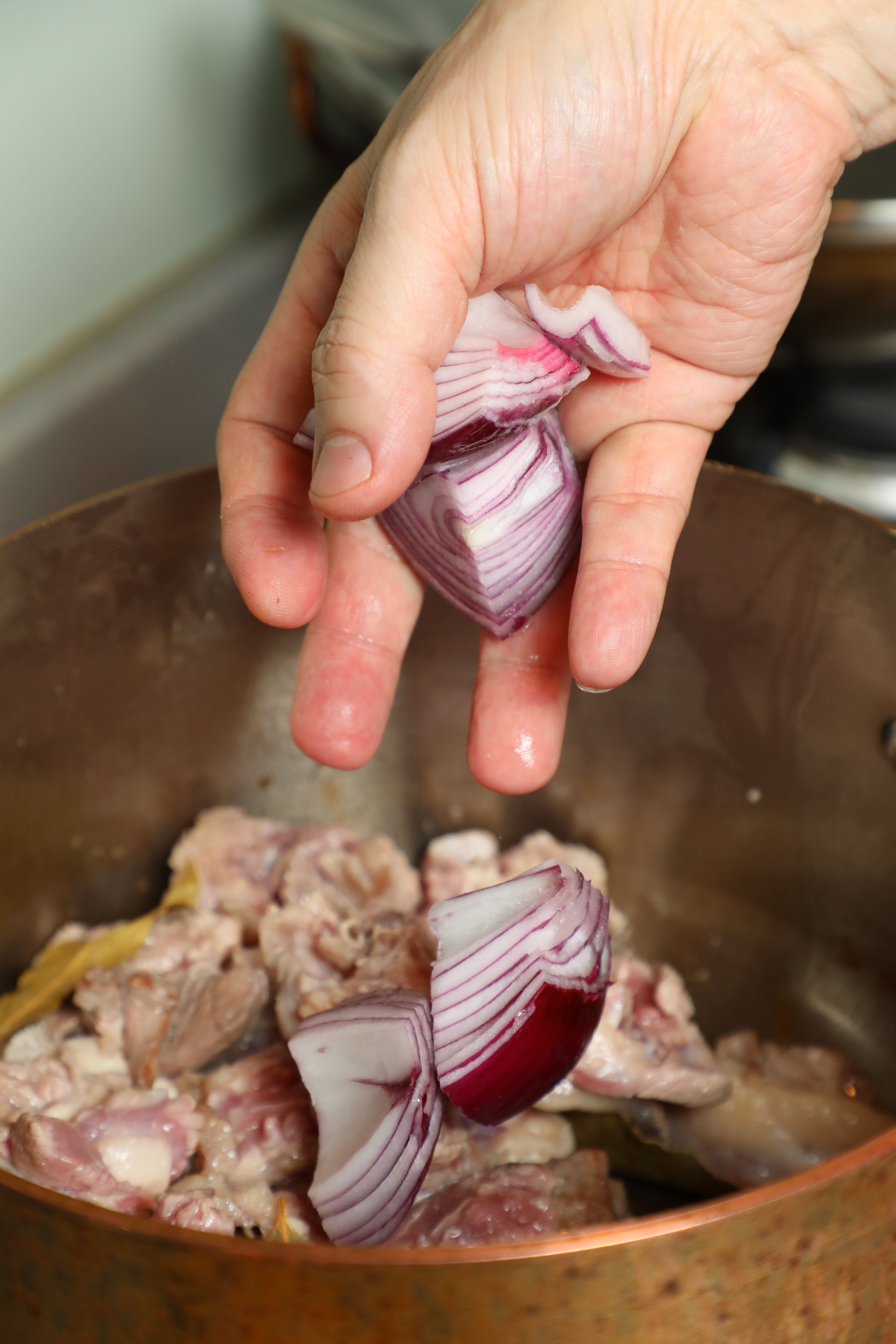 加入洋蔥。