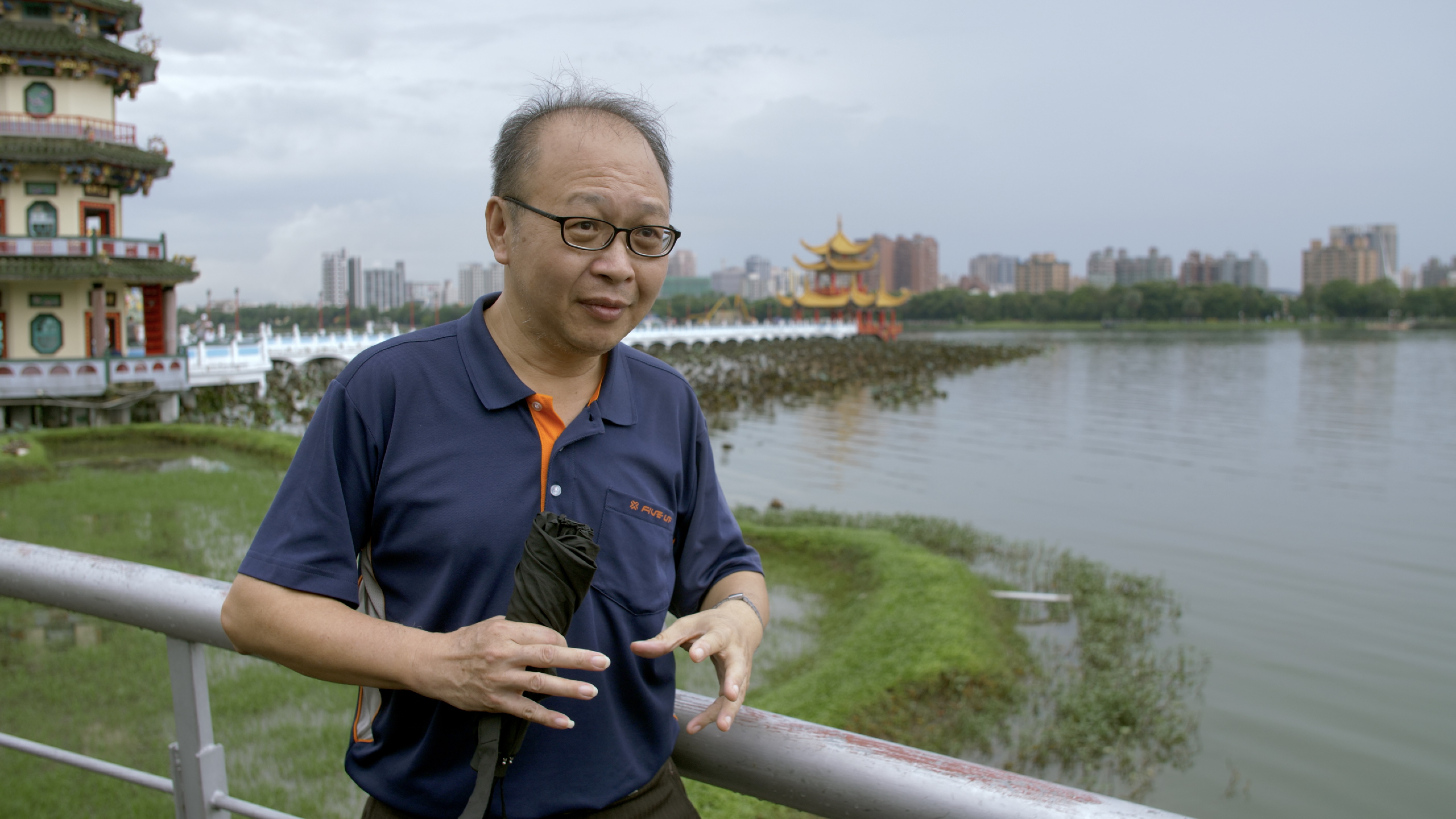 葉石濤的兒子葉松齡，分享父親私下家庭生活的面向。（茂樹電影提供）