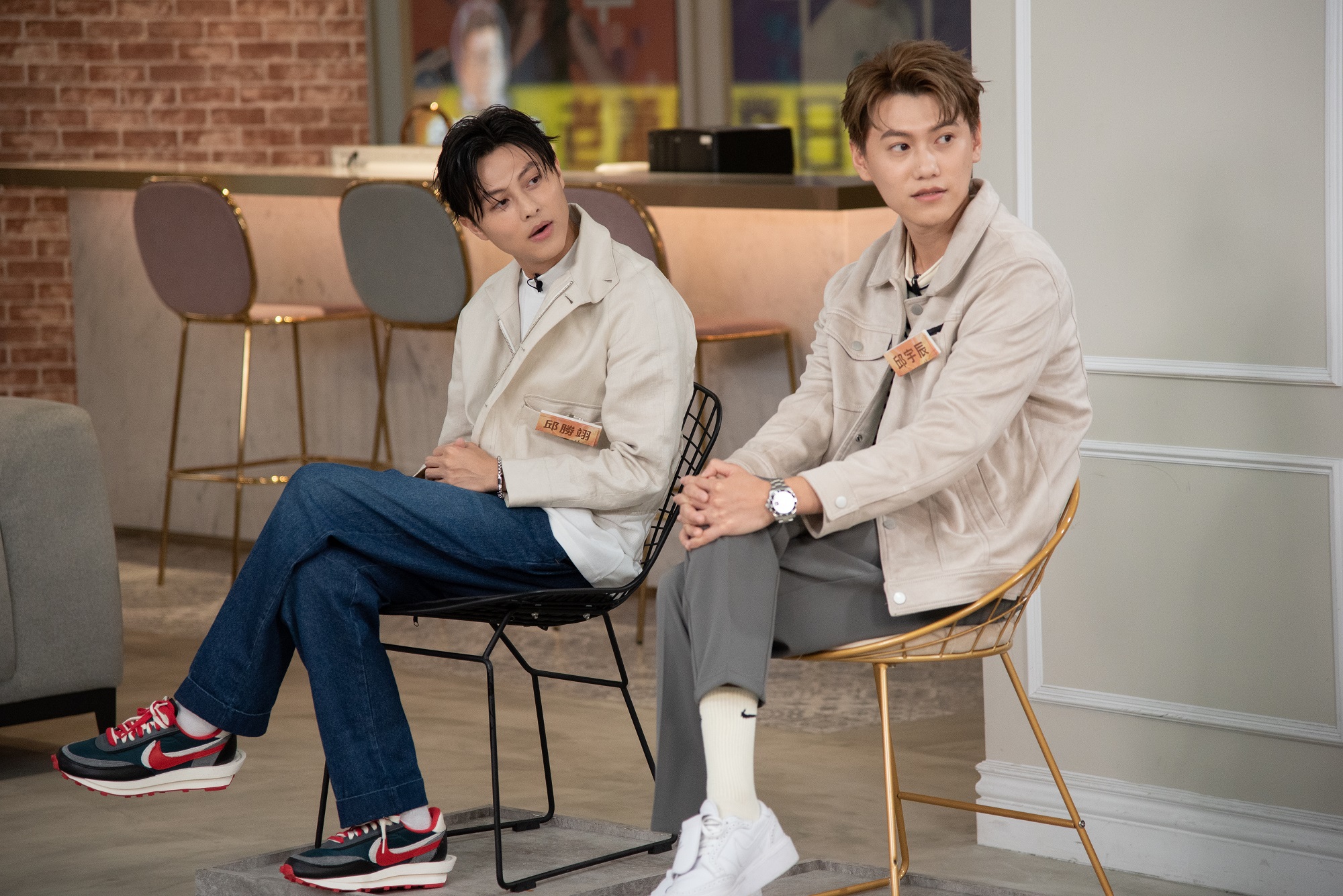 王子與弟弟邱宇辰近日同台錄影。（東森提供）