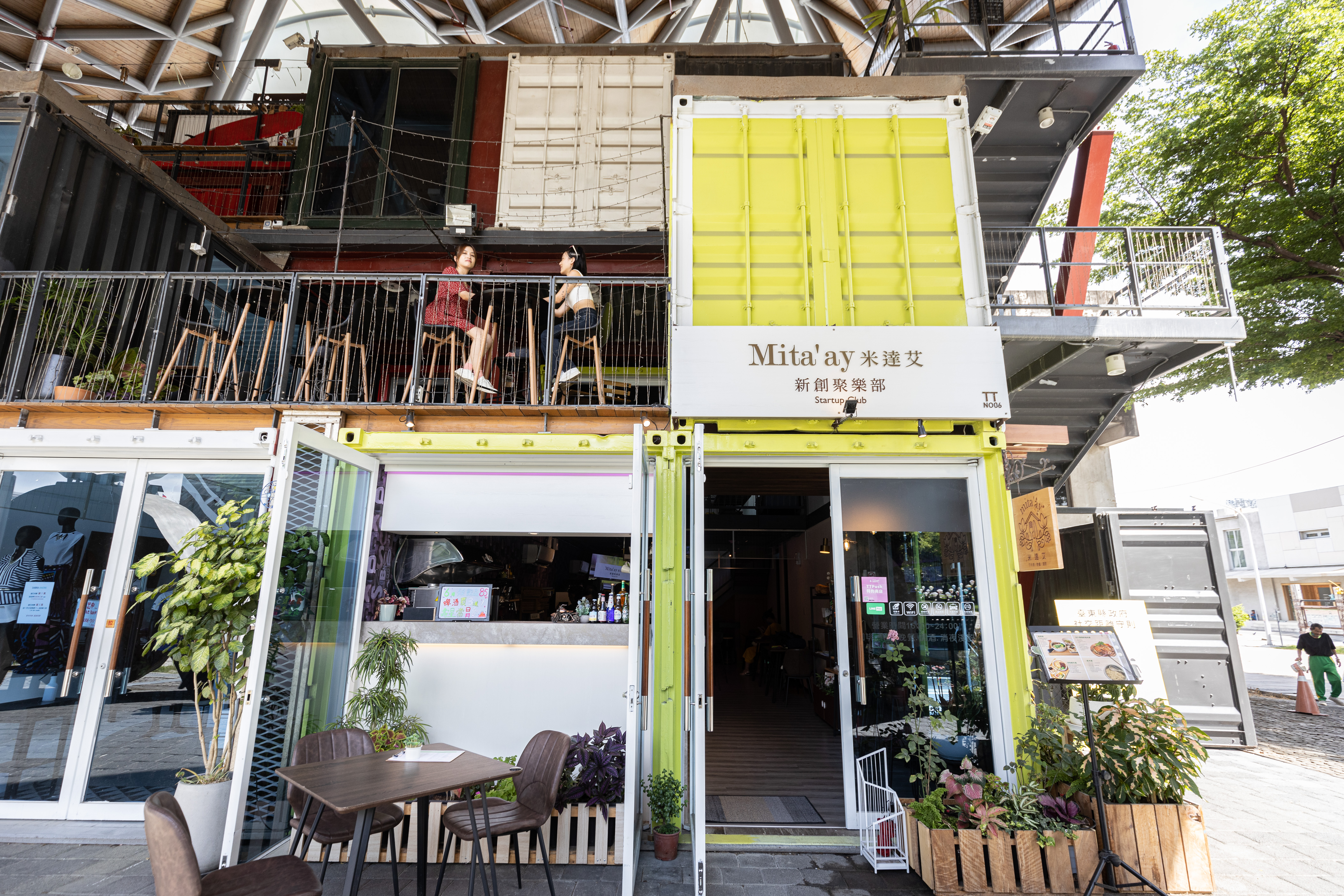 「Mita'ay米達艾新創聚樂部」坐落於台東波浪屋。