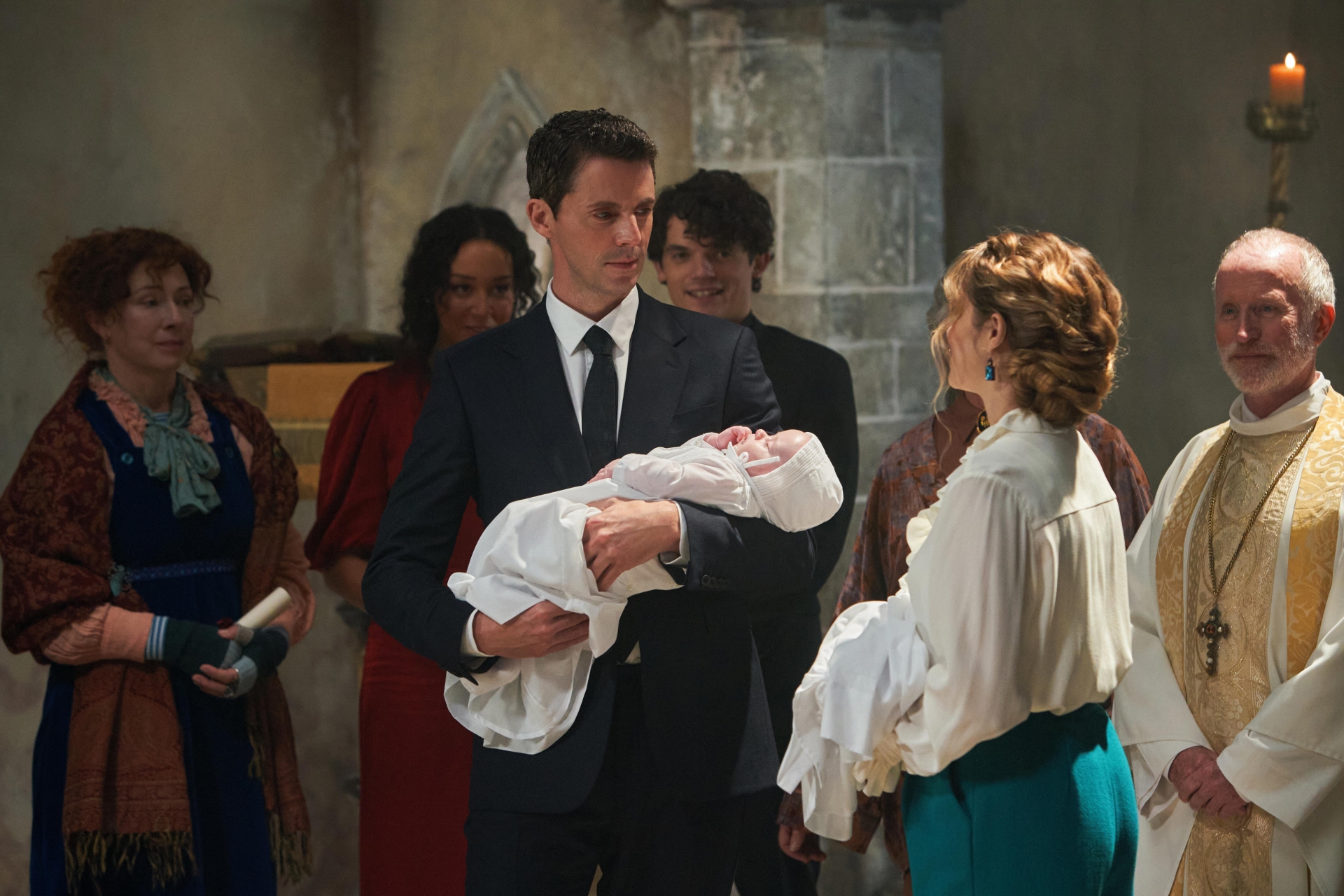 《發現女巫》英國男神馬修古迪飾演吸血鬼遺傳學家。（MyVIdeo提供）