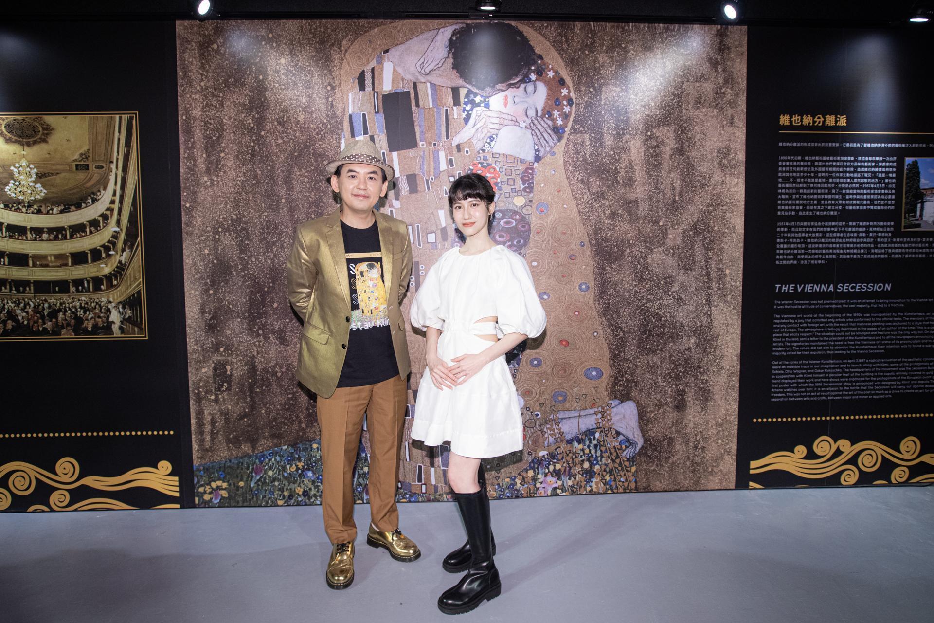 連俞涵（右）和黃子佼都是喜歡看展的文藝派明星。（開麗娛樂提供）