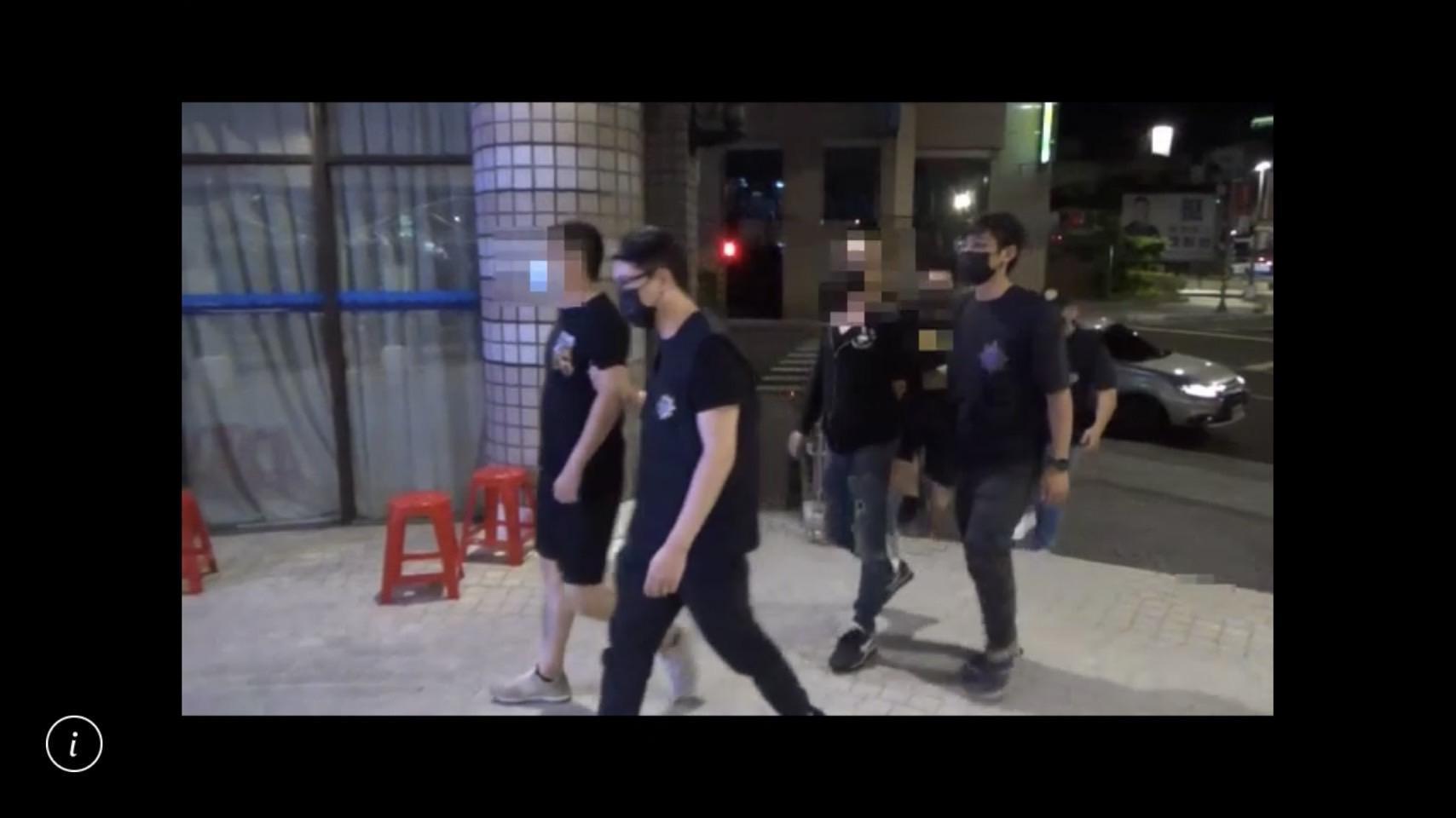 警方事後循線逮捕4名男子送辦。（翻攝畫面）