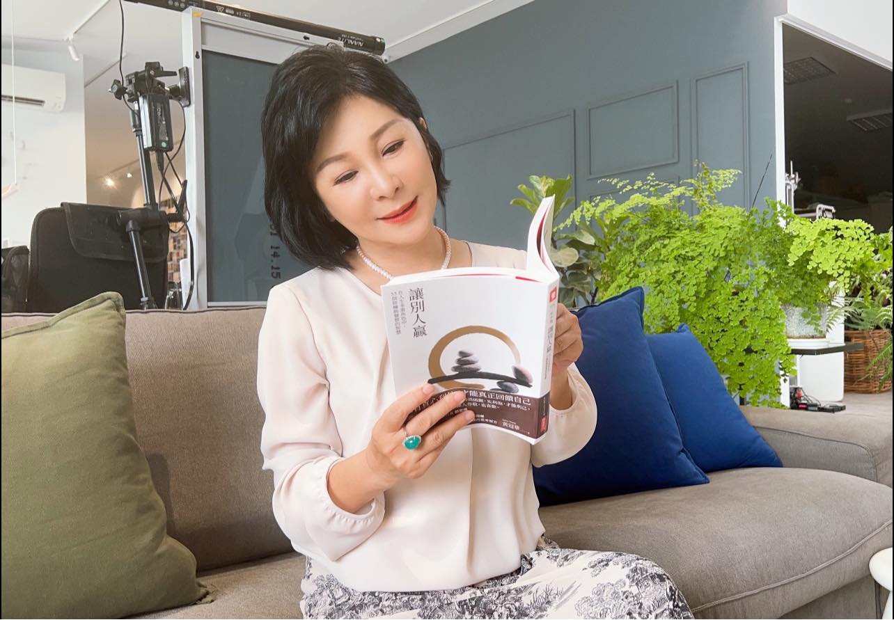 吳淡如表示，自己已經習慣被叫「大姐」了，但「阿姨」這個稱呼還在習慣。（翻攝自吳淡如臉書）