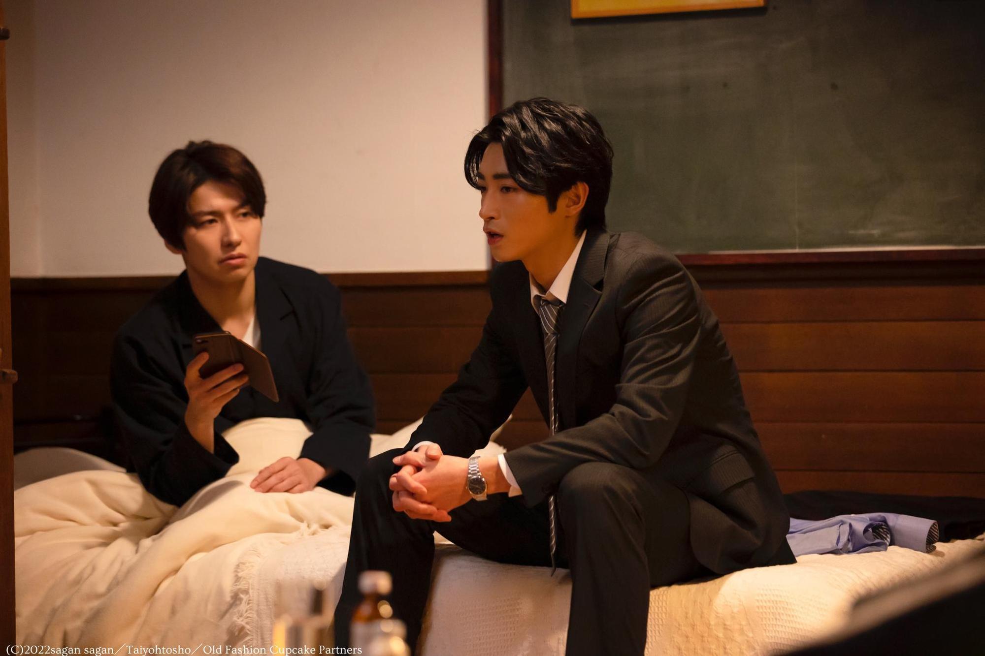 武田航平（左）和木村達成初次合作，木村透露一開始有些害怕，但因為武田親切的接納讓他順利完成拍攝。（CATCHPLAY+提供）