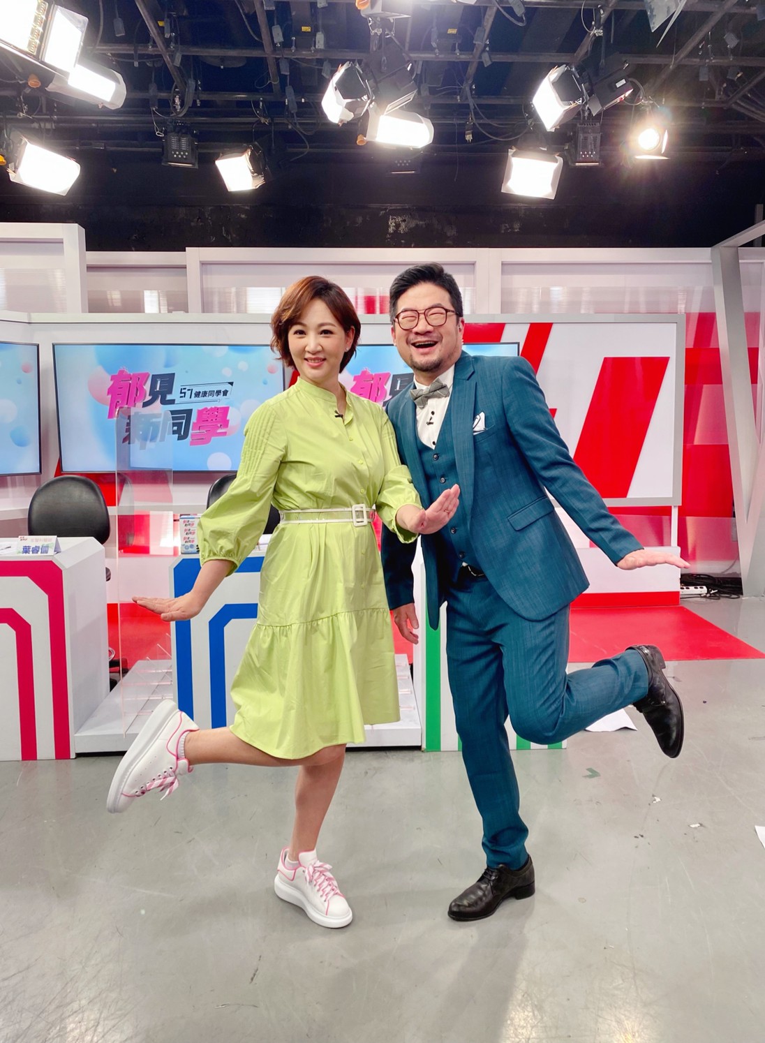 郁方在節目中透露退休話題對她而言太早了，因為有小孩要養外，怕退休之後會沒事做，會被取笑「不中用」。（完美國際提供）