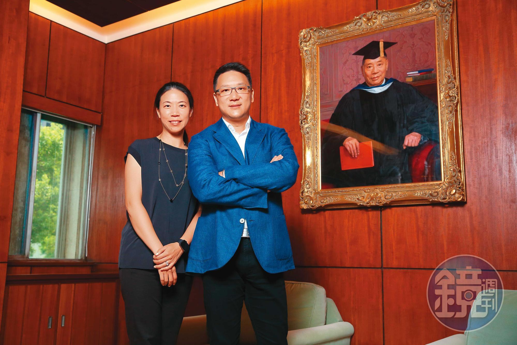 表妹王立心（左）與張剛綸（右）從小一起長大，現在也是共同打拚事業的夥伴。
