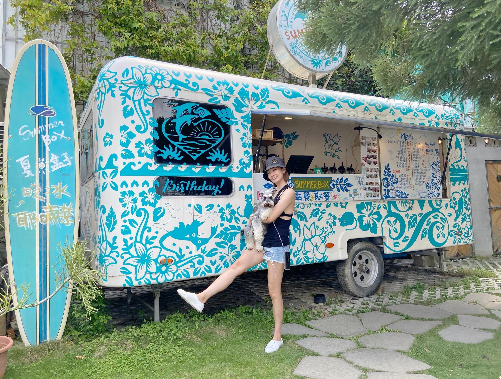 潘慧如近期帶愛犬環島旅行同時記錄在頻道節目中。(球狀星團提供)