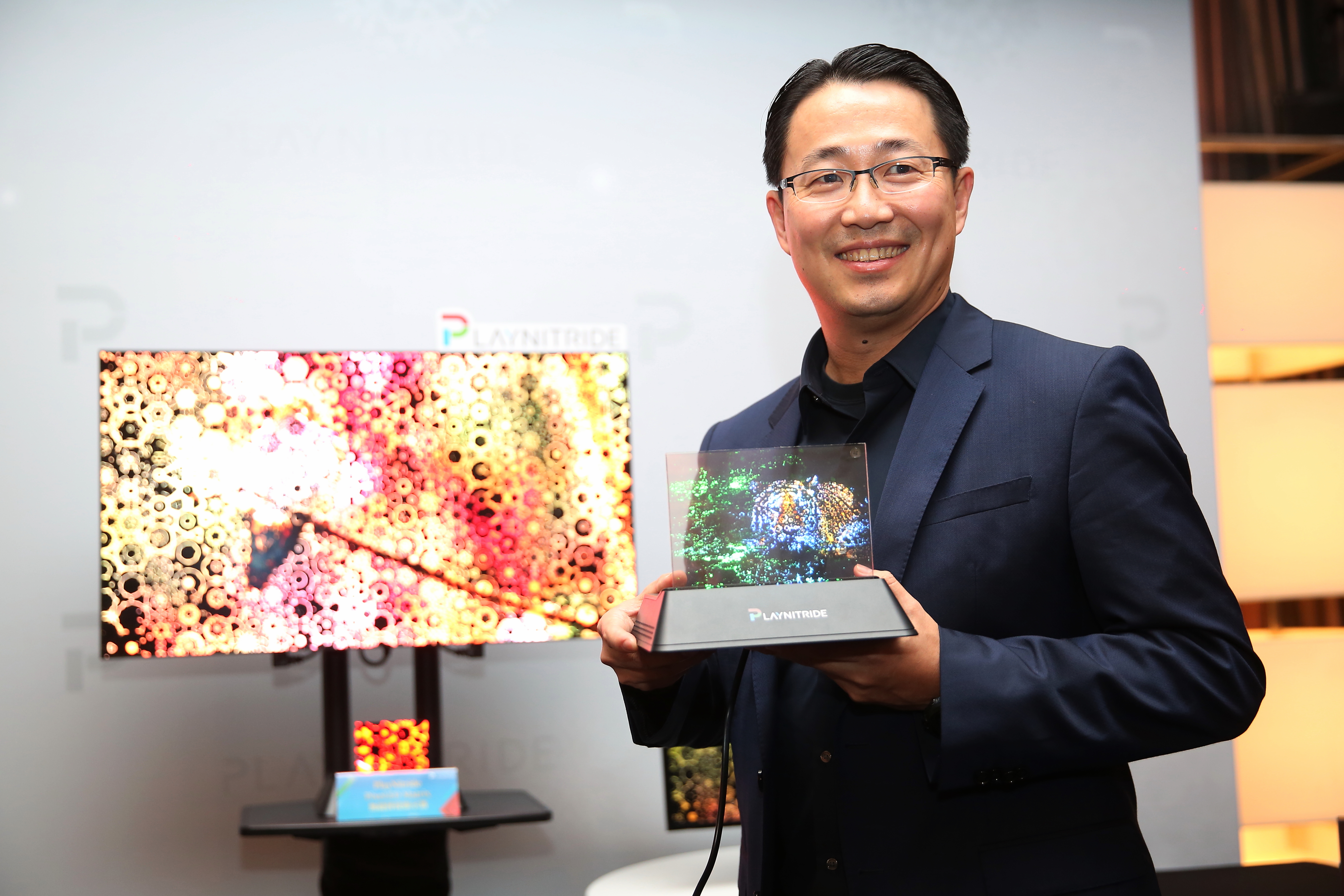 李允立自爆號稱比黎明還帥的CEO，與三星富采結緣的背後，也見證了LED產業整併與國際商戰變化。