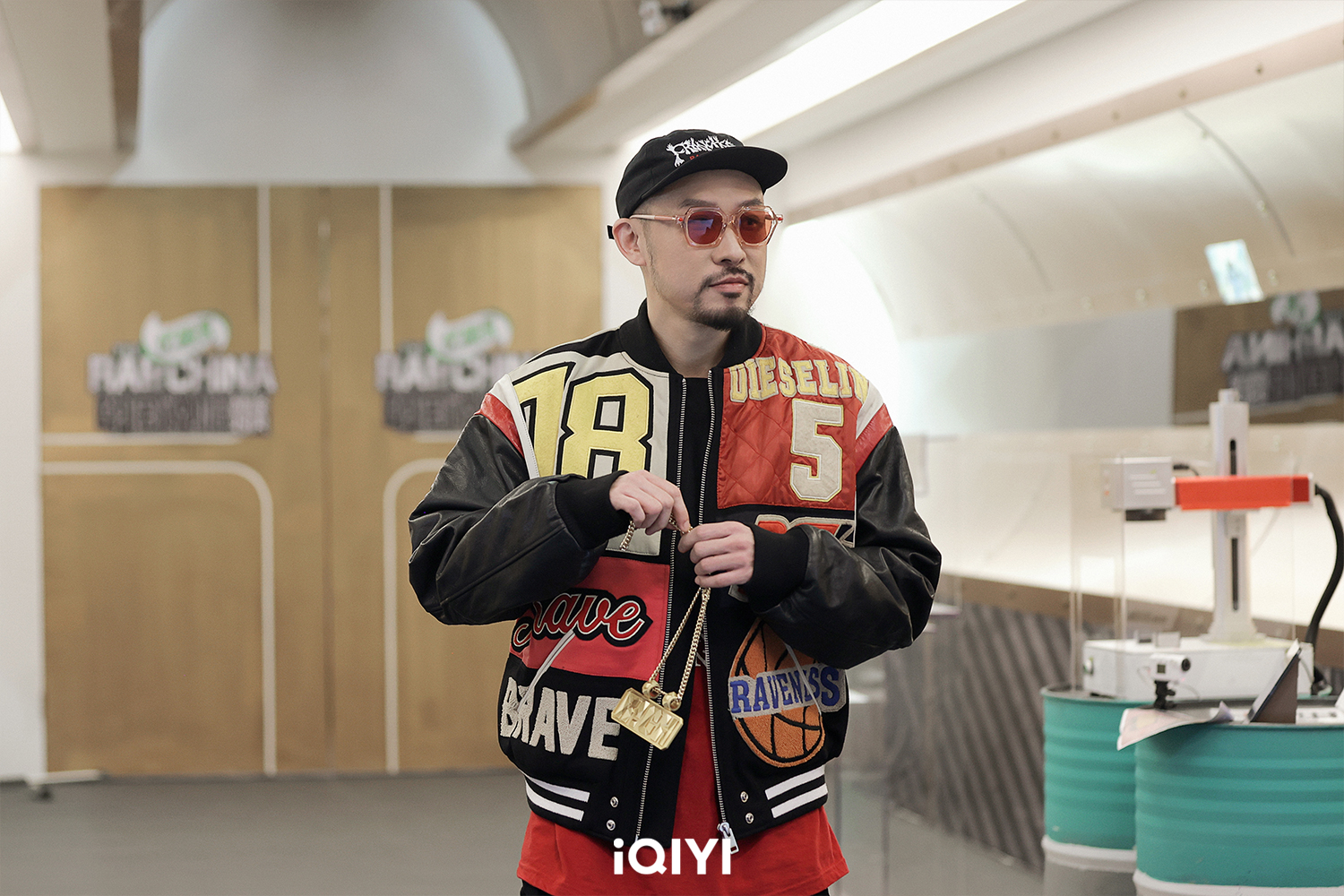 曾任多屆《中國新說唱》導師，MC HotDog這次加入《中國說唱巔峰對決》也是參賽選手。（愛奇藝國際站提供）