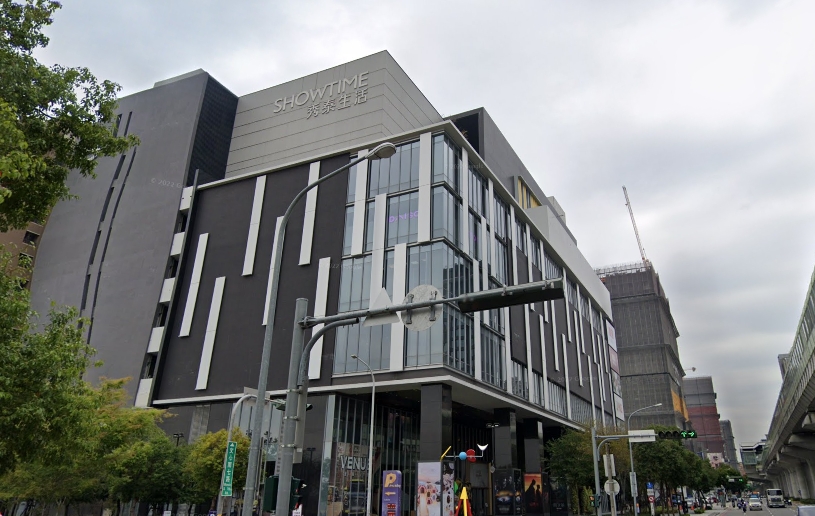 台中一名女子去年在秀泰影城看電影期間和另一名男子發生衝突鬧上法院。（翻攝自Google Maps）