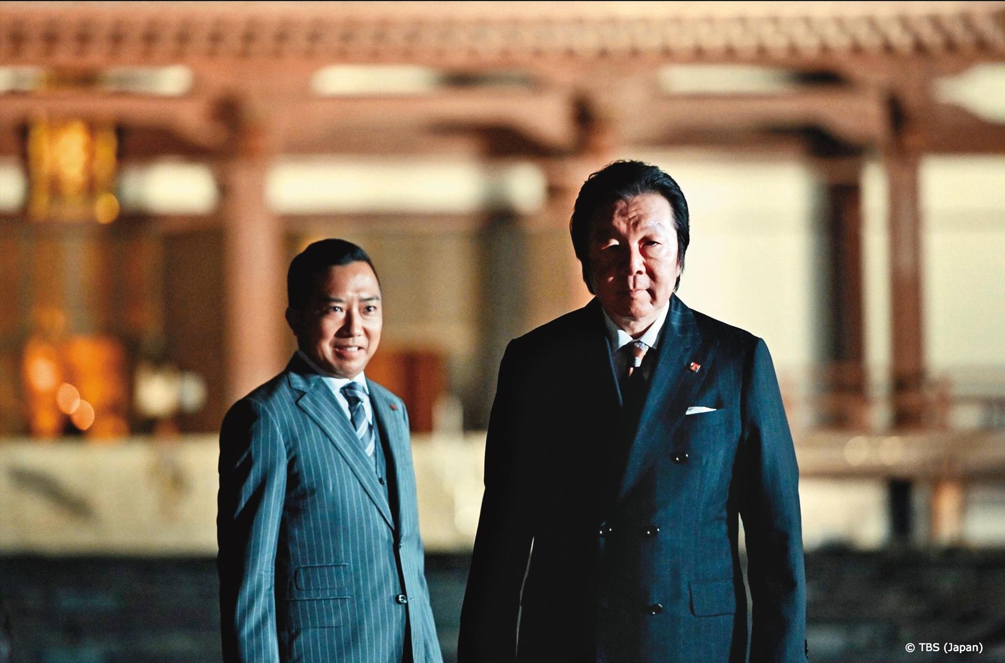 古田新太(右)在日劇《半澤直樹》續篇中,飾演索賄遭揭發醜聞的東京中央銀行副行長。左為市川猿之助。(KKTV提供)