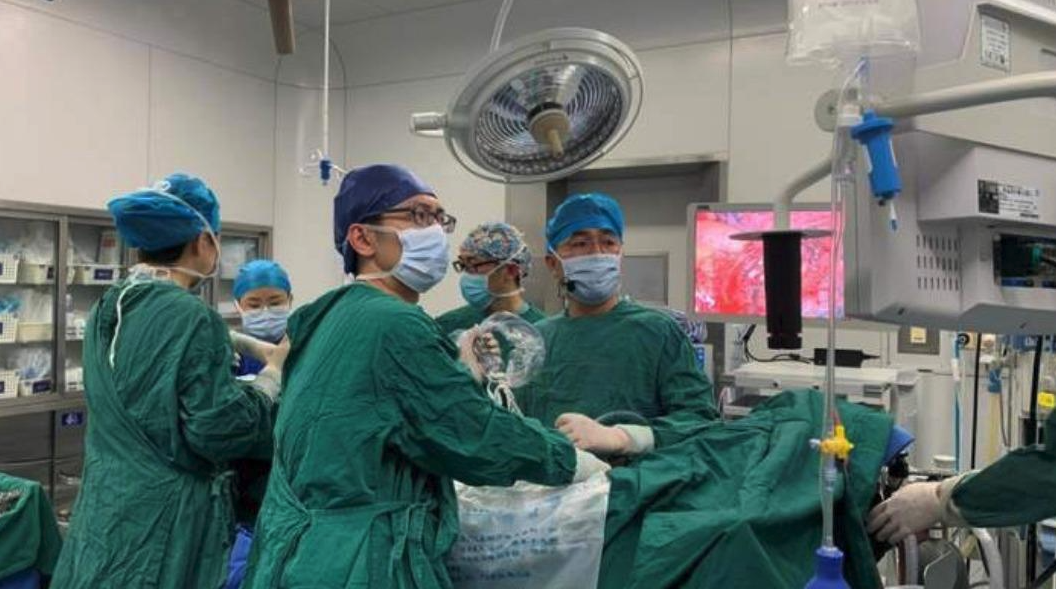 中國浙江省紹興市林姓三姐妹一年內陸續罹患肺癌。（翻攝微博錢江晚報）