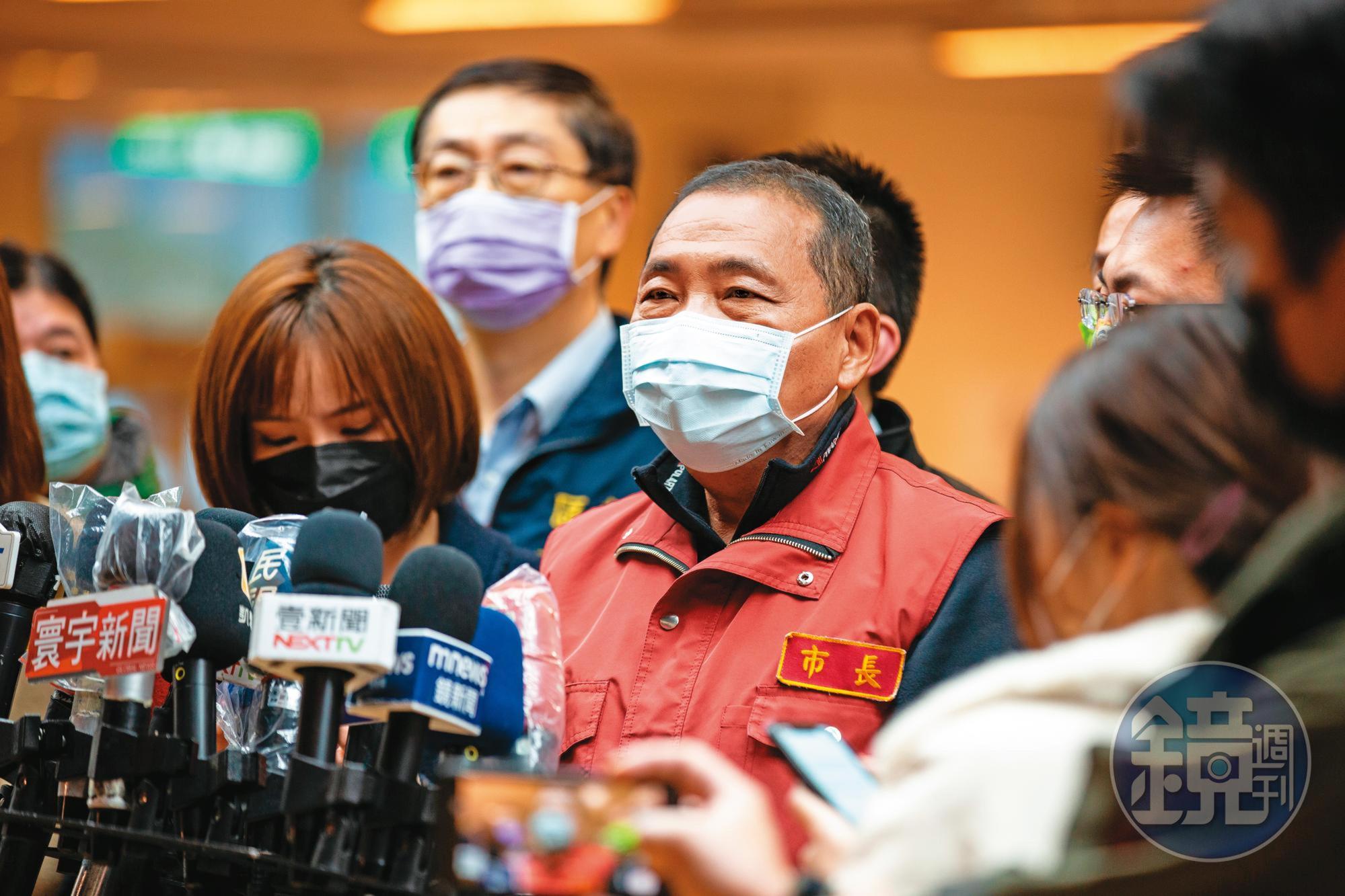 新北市2歲男童恩恩染疫過世,恩恩爸爸要求新北市長侯友宜公布求救電話錄音檔。