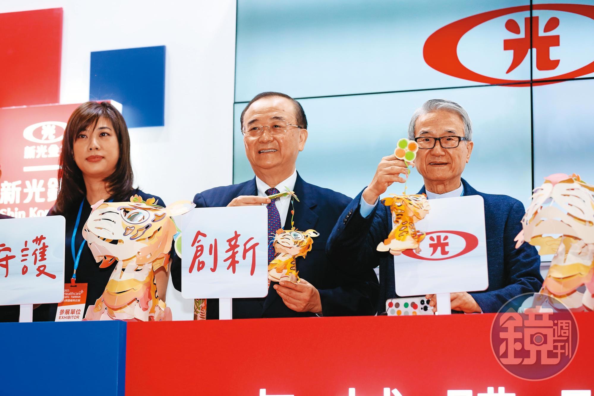 吳東進個人持股新光三越逾10%，力推新光三越IPO以增加控制力。