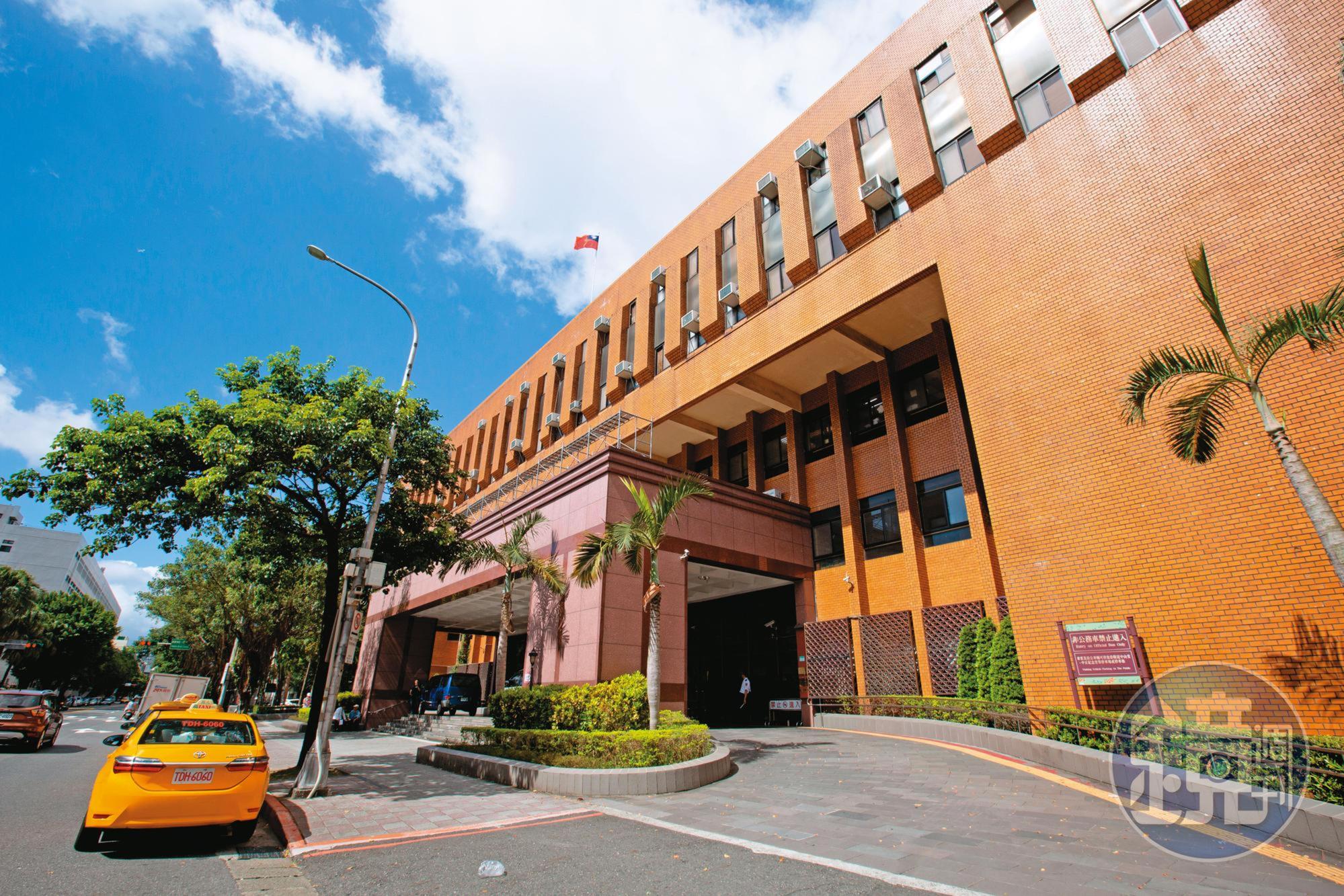 台北地檢署偵辦1111人力銀行家變案,認定林中一沒有恐嚇老爸林文雄,全案不起訴。