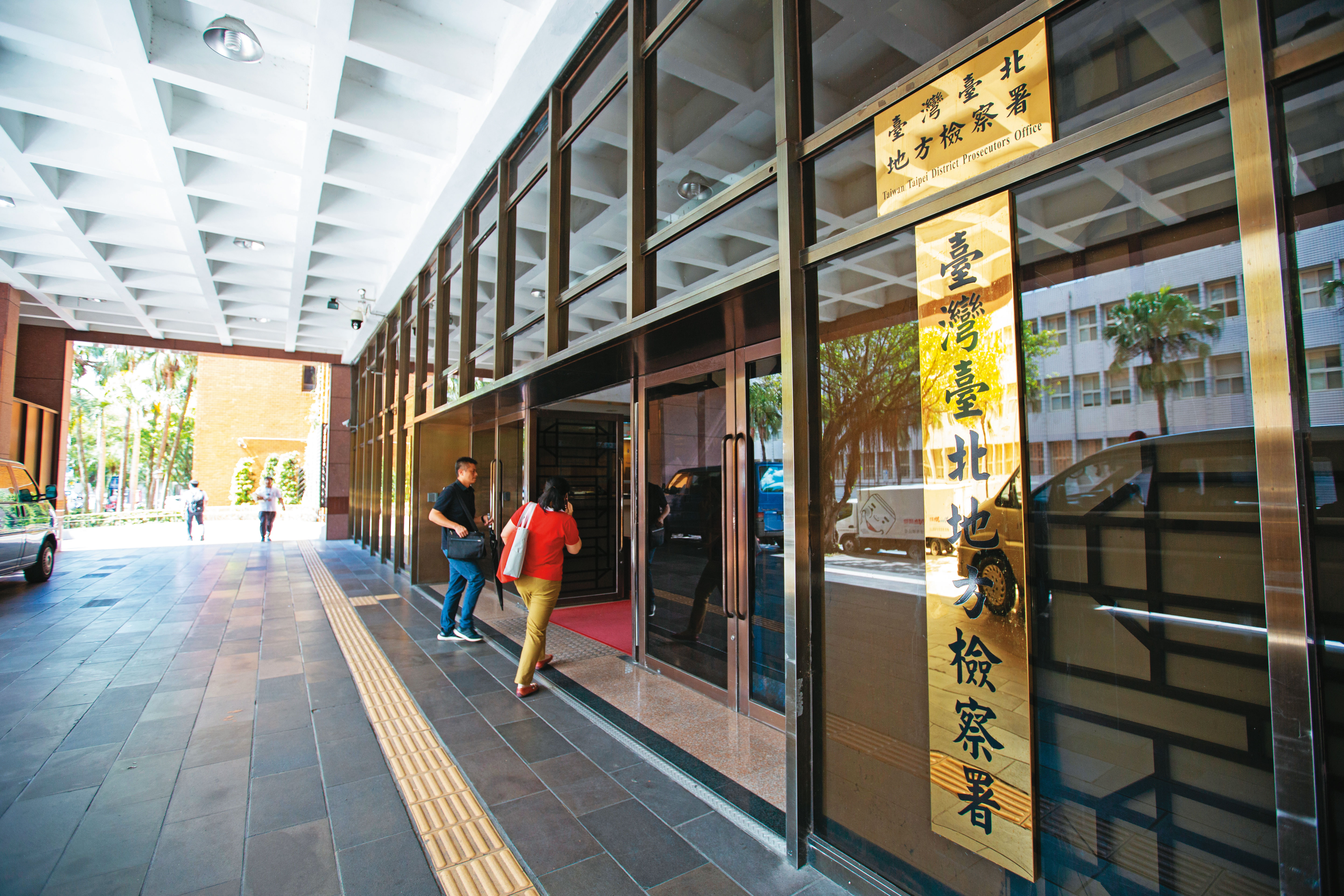 1111人力銀行總裁林文雄2年前再當爸後，在台北地檢署衍生多起官司。