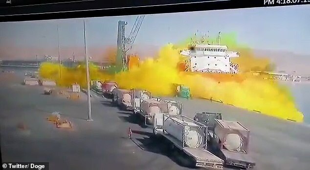 港口炸出黃色毒氣至少12死250傷，震撼影片曝光！起重機失誤引爆釀禍。（翻自推特）