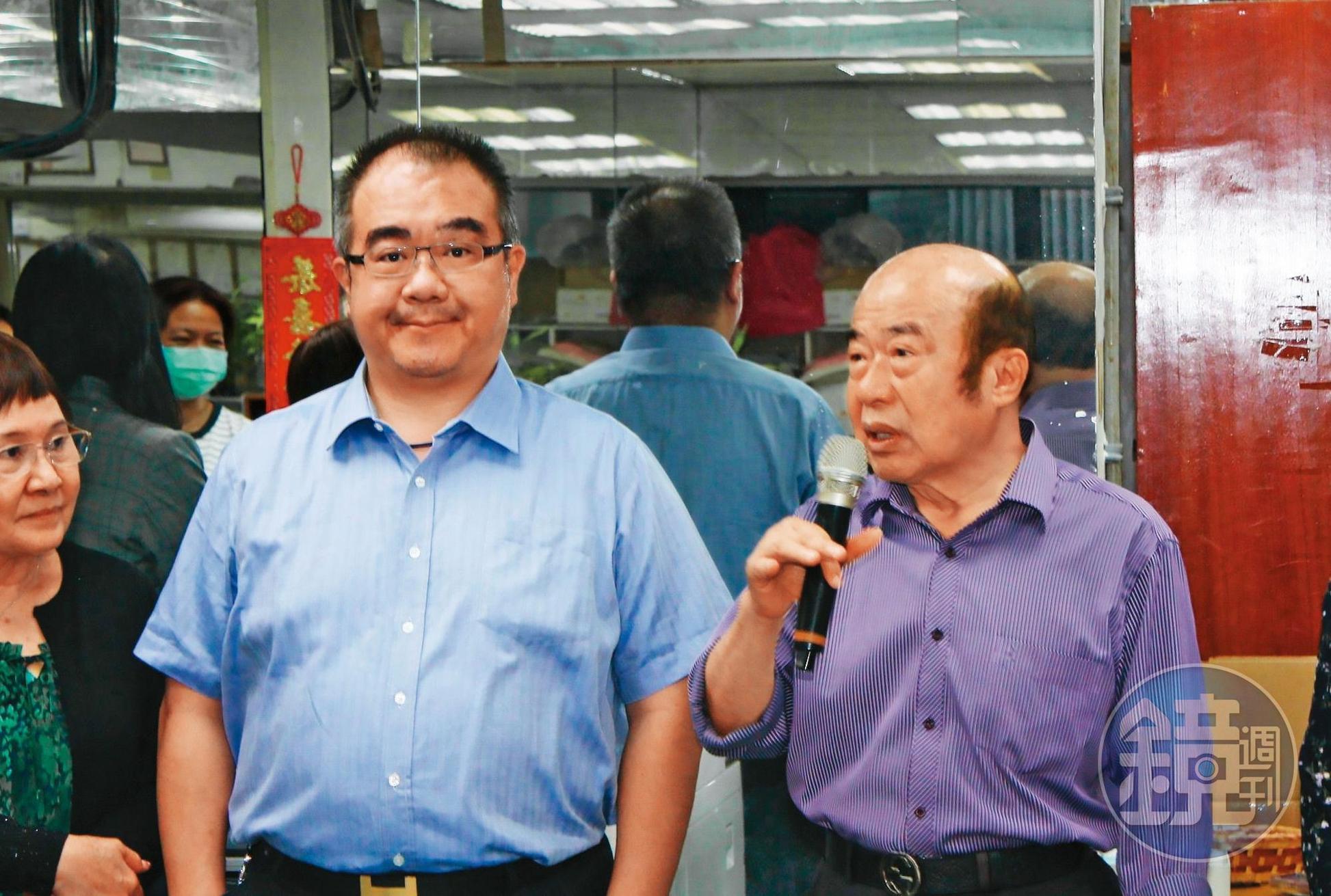 林文雄(右)與長子林中一(左),共同出資創東南亞集團後,再成立1111人力銀行。(讀者提供)