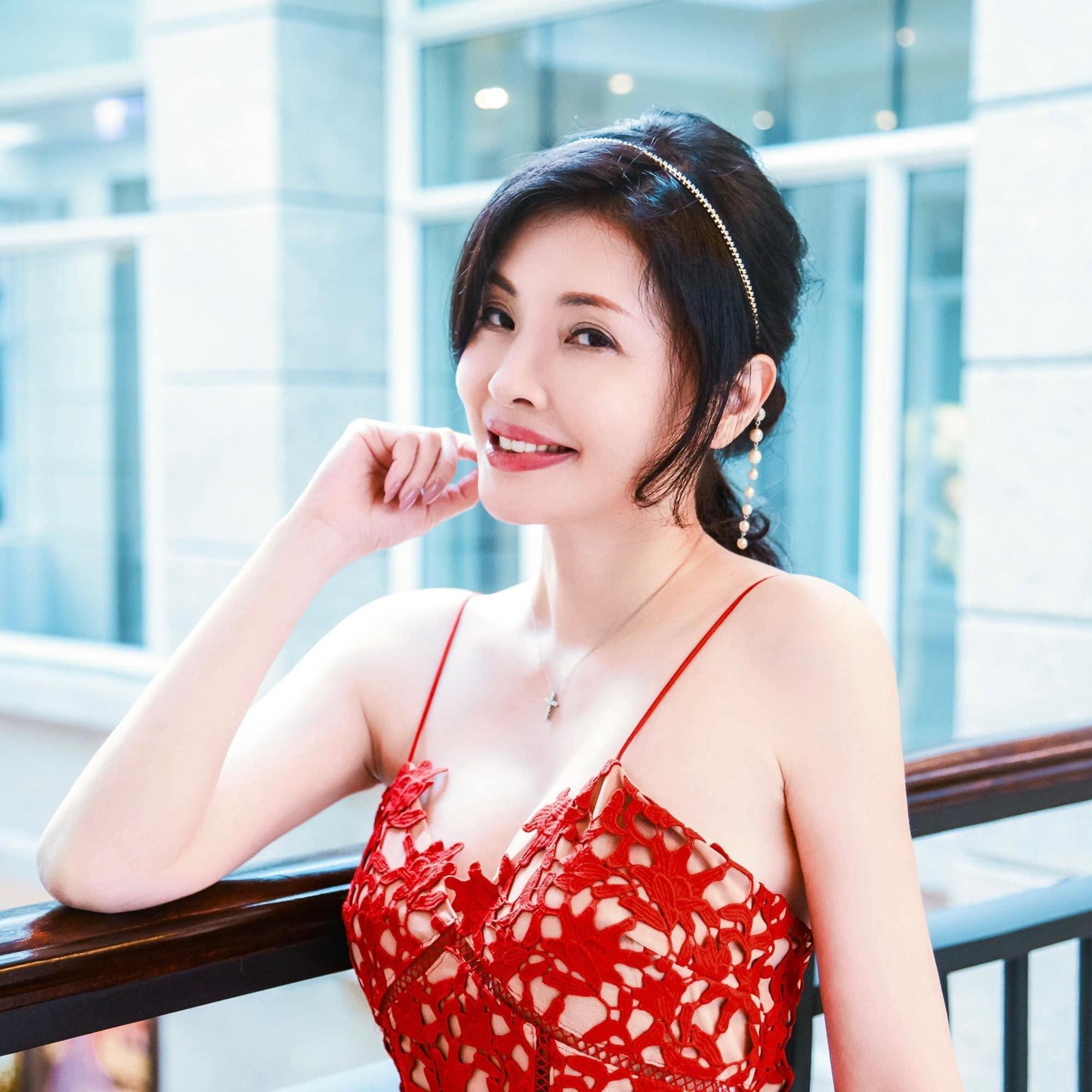 何如芸長期遭受丈夫冷暴力,苦撐10年才離婚。(翻攝自何如芸臉書)