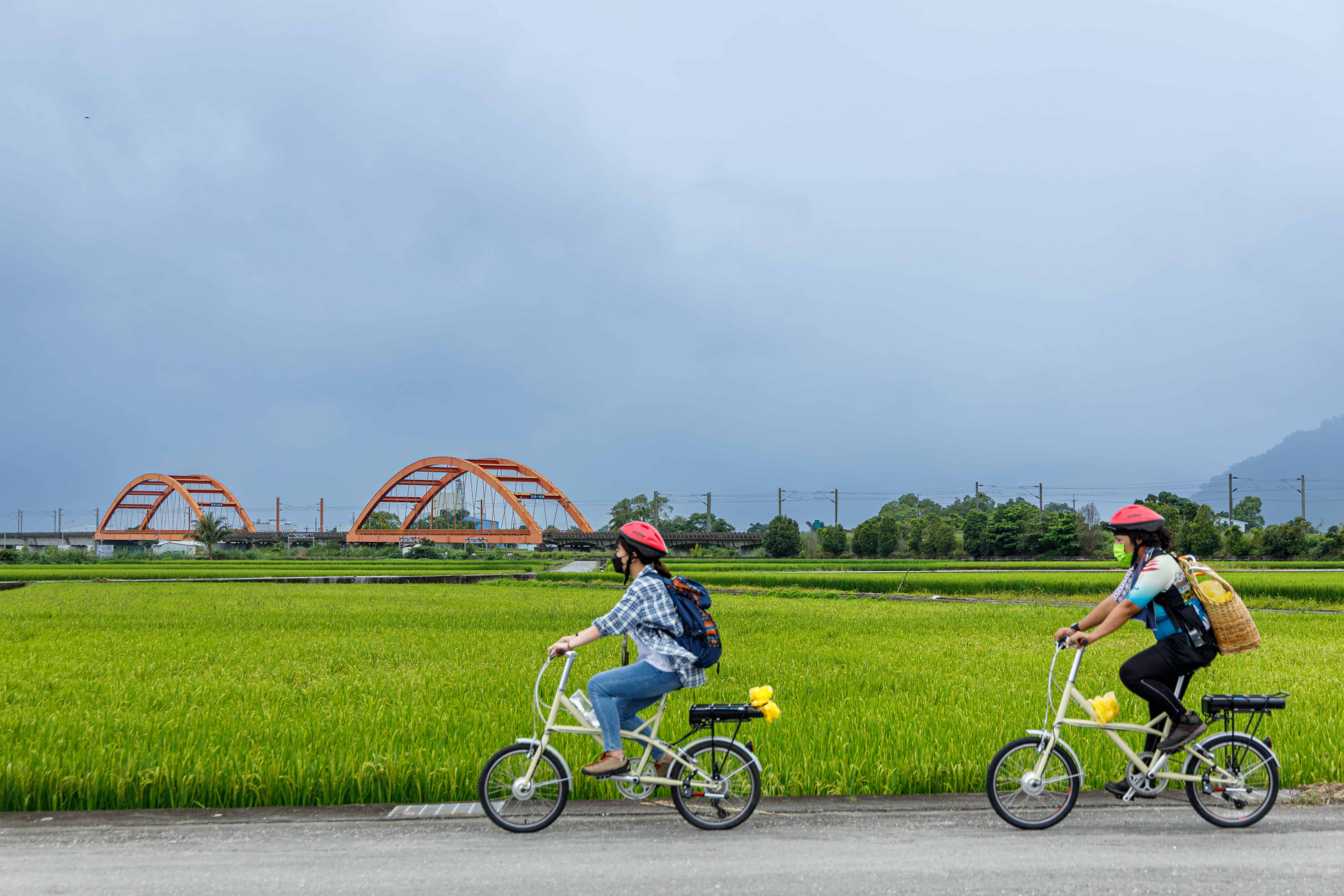 騎行花蓮玉里小站，沿途淨是都市少見的綠意盎然。