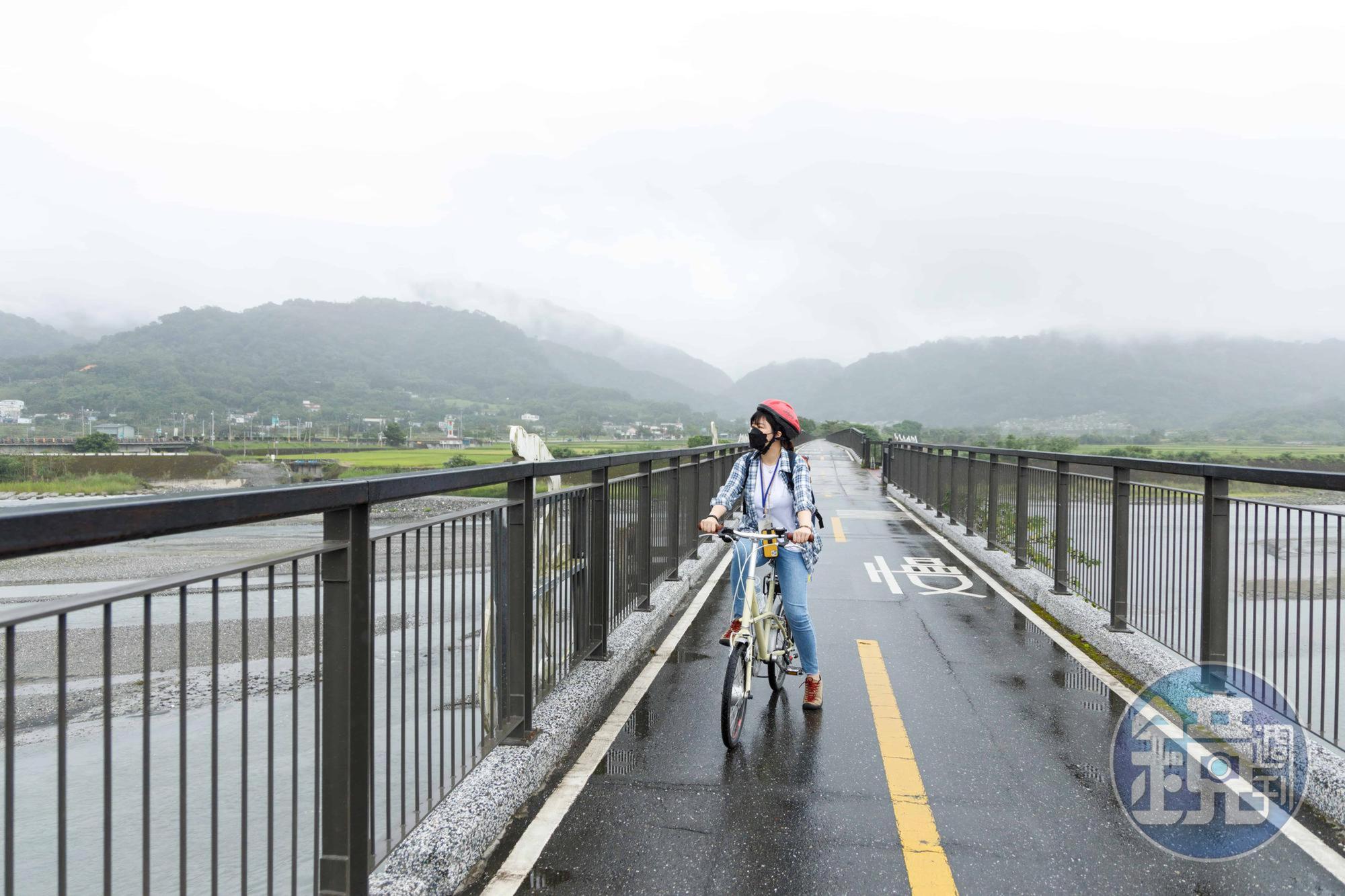 煙雨濛濛中有著爽快涼意與不同風景，不能說天公不作美。