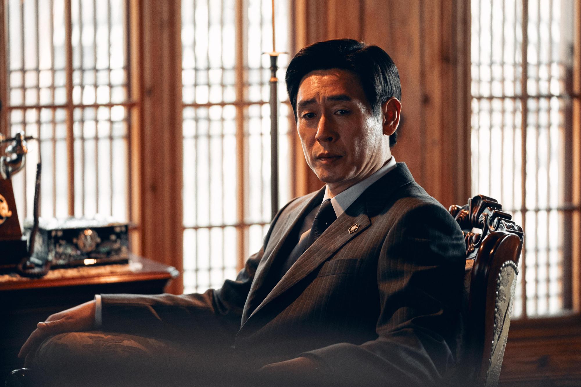 薛景求在新片《王者製造》飾演不得志的政治家,因該角色以韓國前總統金大中為原型,讓他接演時感到負擔。(台北電影節提供)