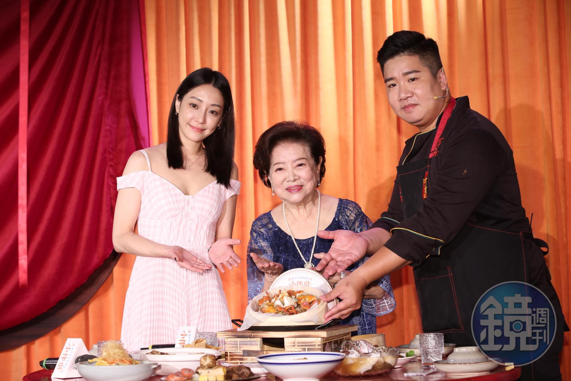 《小伴桌》由阿霞飯店第四代接班人吳健豪老闆親自領軍，讓陳淑芳和謝欣穎嘗嘗道地台南味。
