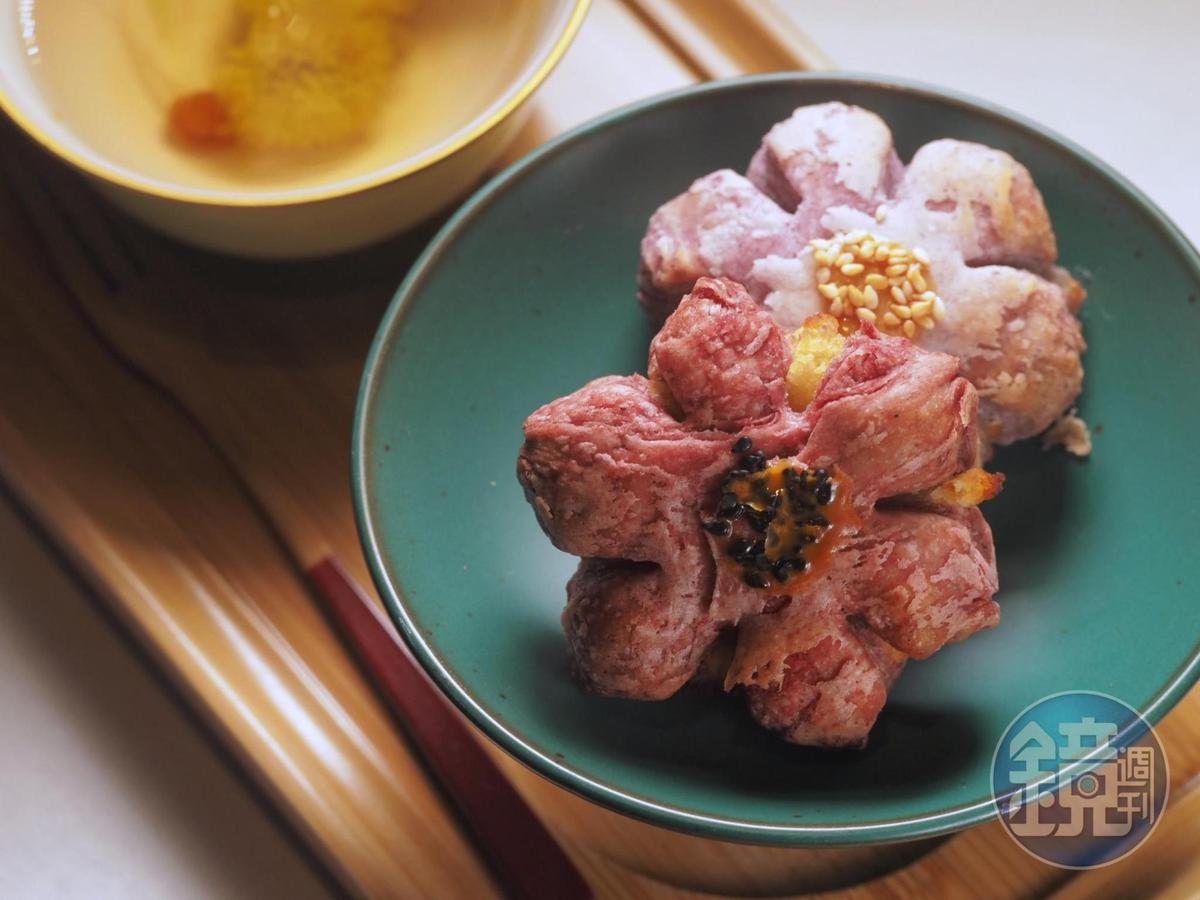 莫蘭迪色系的「菊花酥餅」用小包酥做出千層質地，酥香不膩。（300元／2個）