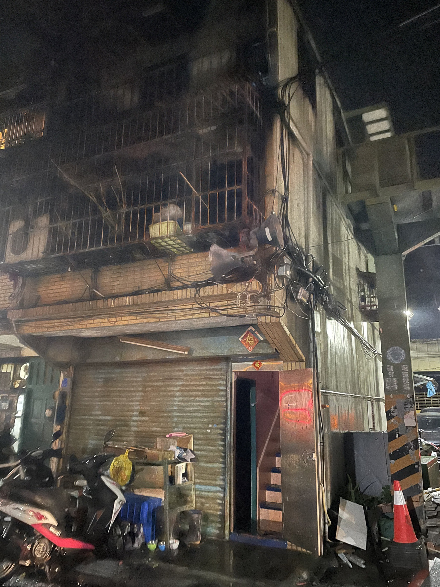大火起火點在2樓處。（新北市消防局提供）