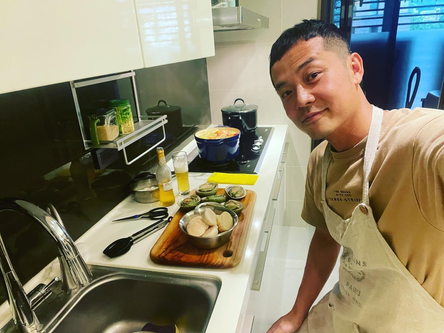 《營業中》熱播大廚姚元浩拿手料理也搭上商機推出料理包。(翻攝自姚元浩臉書)
