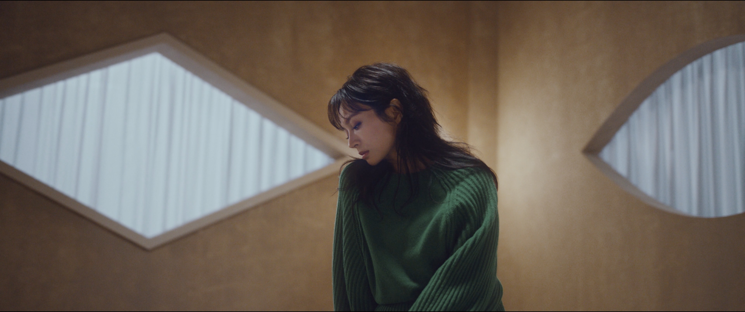 〈預言石〉的副歌旋律，是Faye詹雯婷在泡澡放空的時候，突然跳進腦子裡的。（亞神音樂提供）