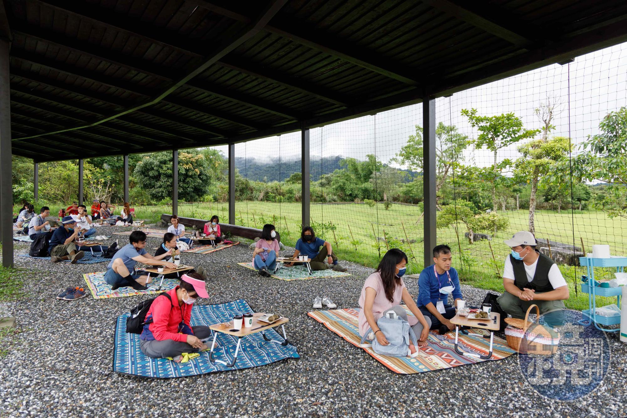 想在園區裡野餐，只要提前預約，「雨淋甜點」就能一套搞定。