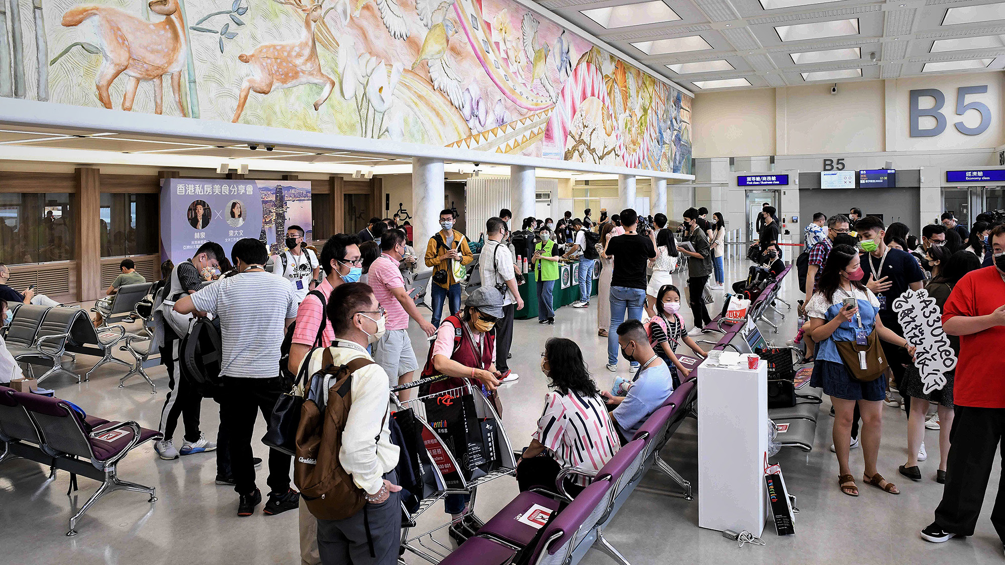 隨著國門即將解封，仍有許多航空迷與星宇粉選擇以微旅行方式，搶先體驗最新的A330neo客機。