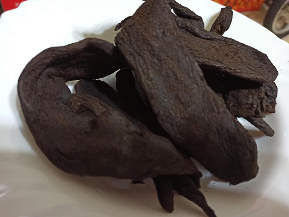 網友搬家時發現奶奶生前醃的40年老菜脯，網友驚曝是有錢買不到的「無價之寶」。（翻攝自爆廢公社）