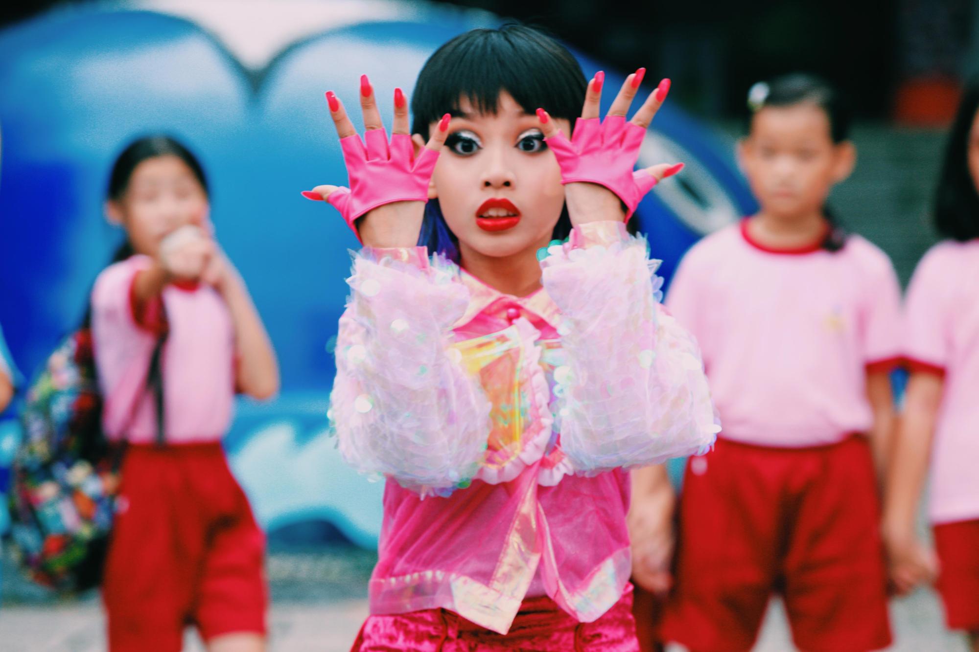 《桶妝仙女》全片並無對白,取而代之的是強烈的視覺與歌舞。(登曼波Manbo Key攝影)
