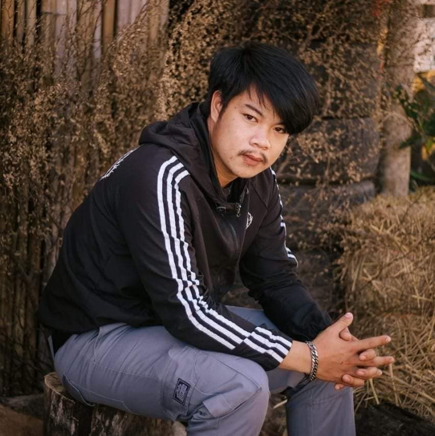 這名志工被網友讚爆致敬。(翻自泰國《Sanook》)