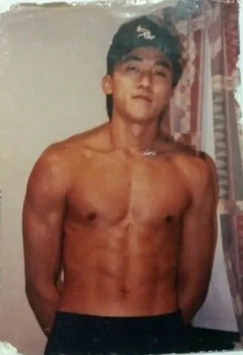 馬東石16歲時的照片是精壯壞男孩。(翻攝自網路)