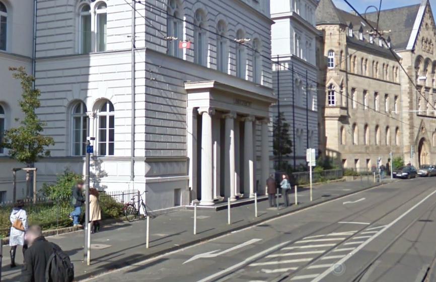德國一處地方法院外驚見男性頭顱,警方調查發現此案並非凶殺案。(翻攝自Google Maps)