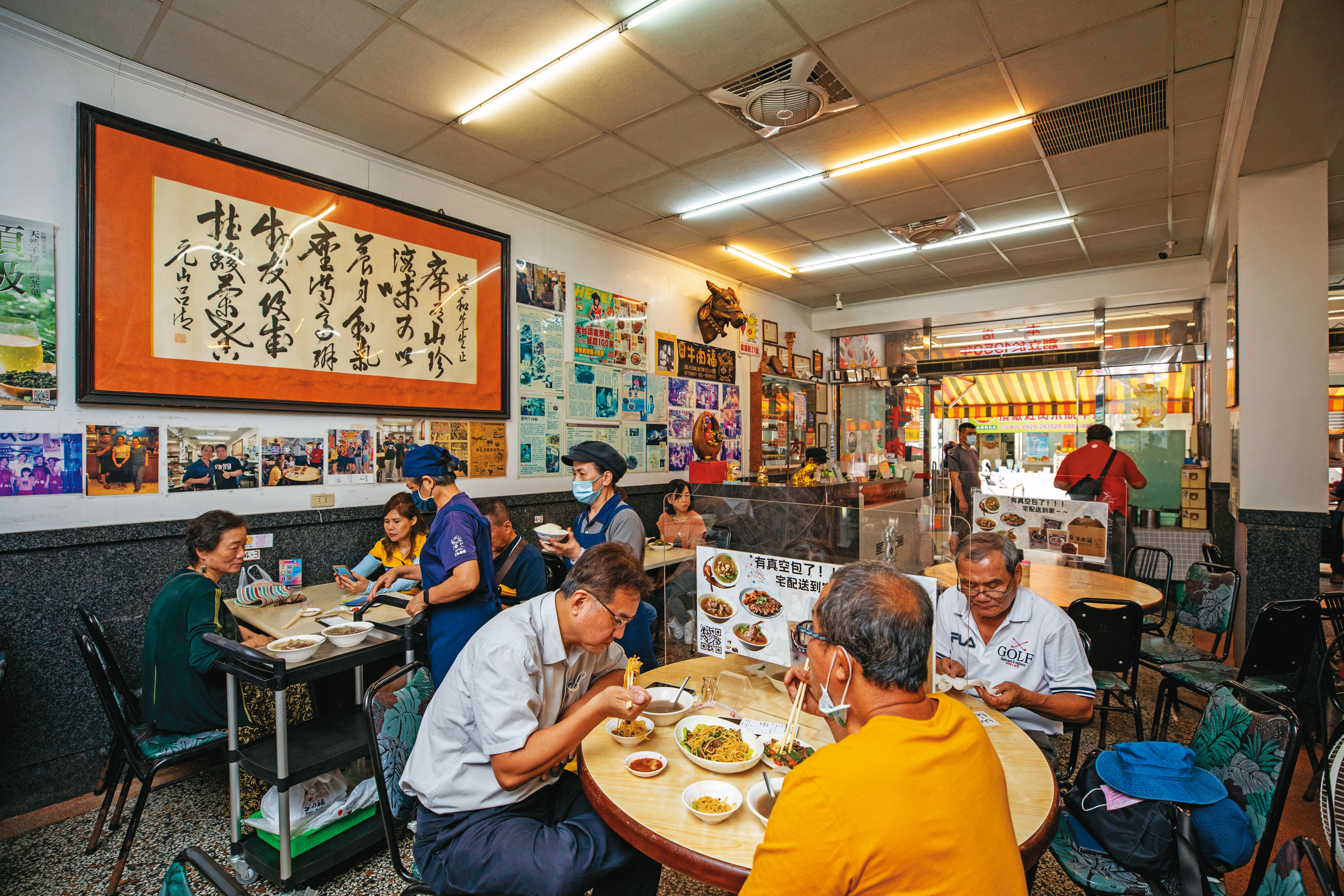 潮州牛肉福是屏東潮州牛肉湯的創始老店，即使疫情延燒，食客依舊絡繹不絕。