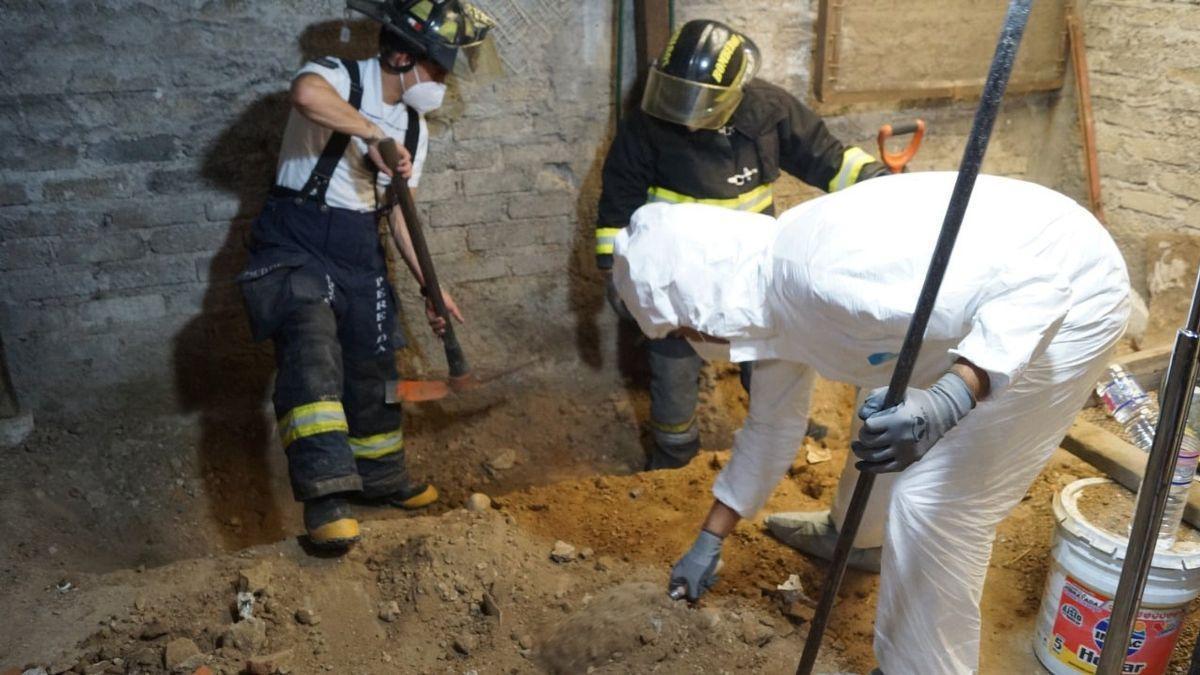 警方在門多薩屋內發現超過4千塊人骨。(翻自英國《鏡報》)