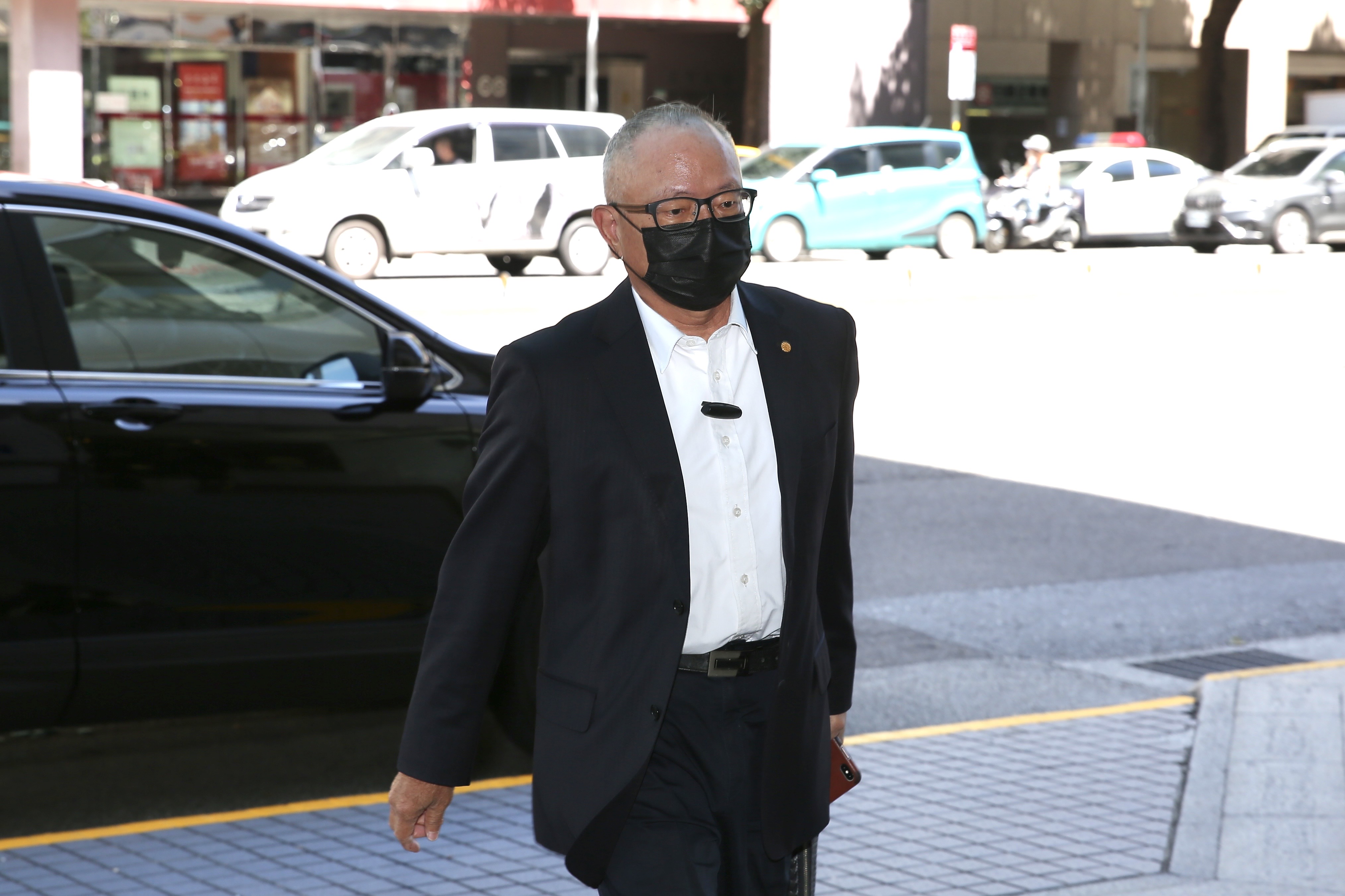 長榮國際今日召開股東會，由於出席率不足做成假決議，預計下個月還要再開一次股東會。圖為張榮發慈善基金會董事長吳景明