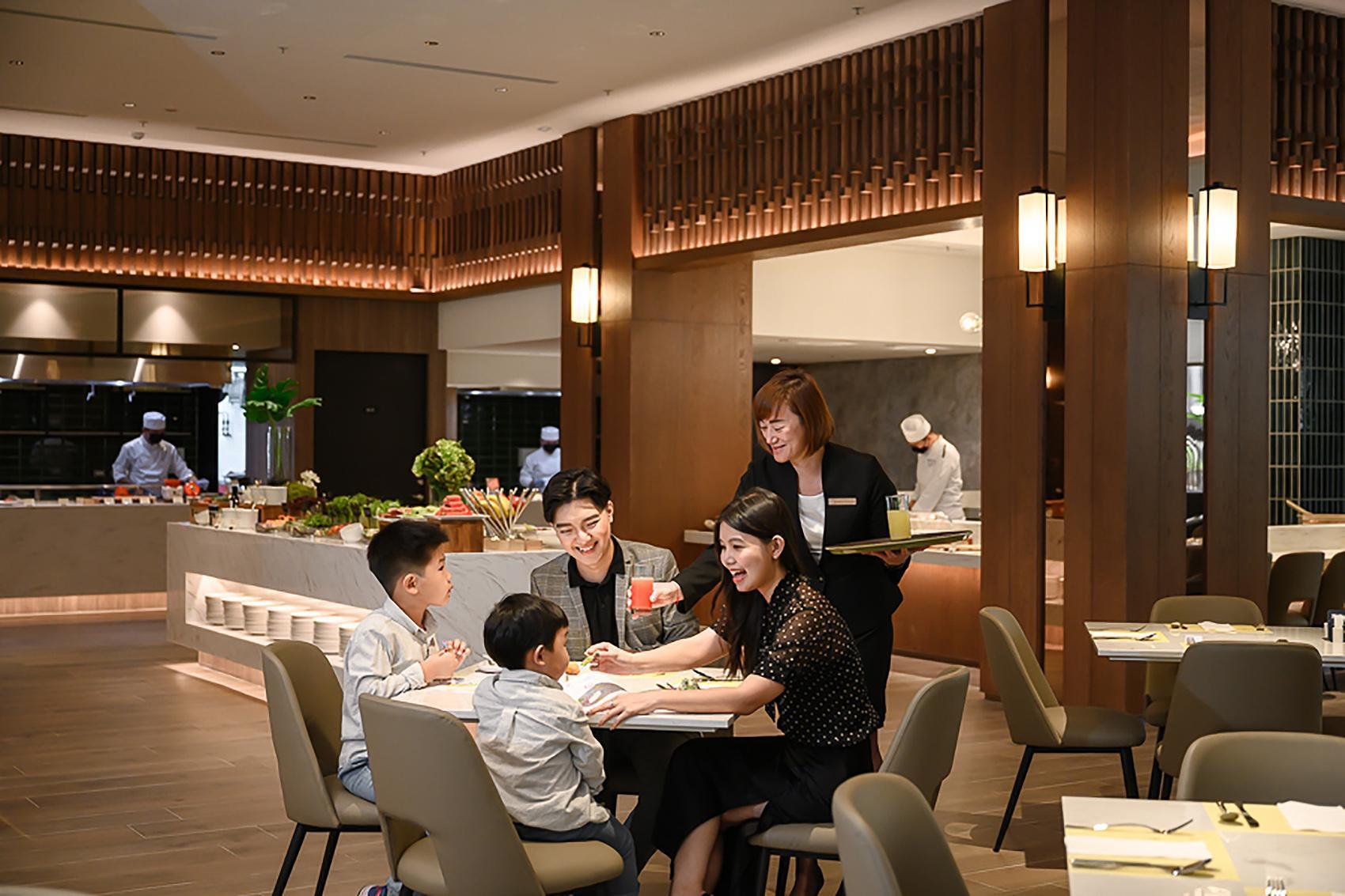禧榕軒大飯店的餐飲融入日本旬味作為主軸,並特別設置素食與親子餐廳區,從餐點搭配、服務流程到杯盤選用,享受頂級體驗的同時,也能從餐盤中感受時髦Vegan元素。(Klook提供)