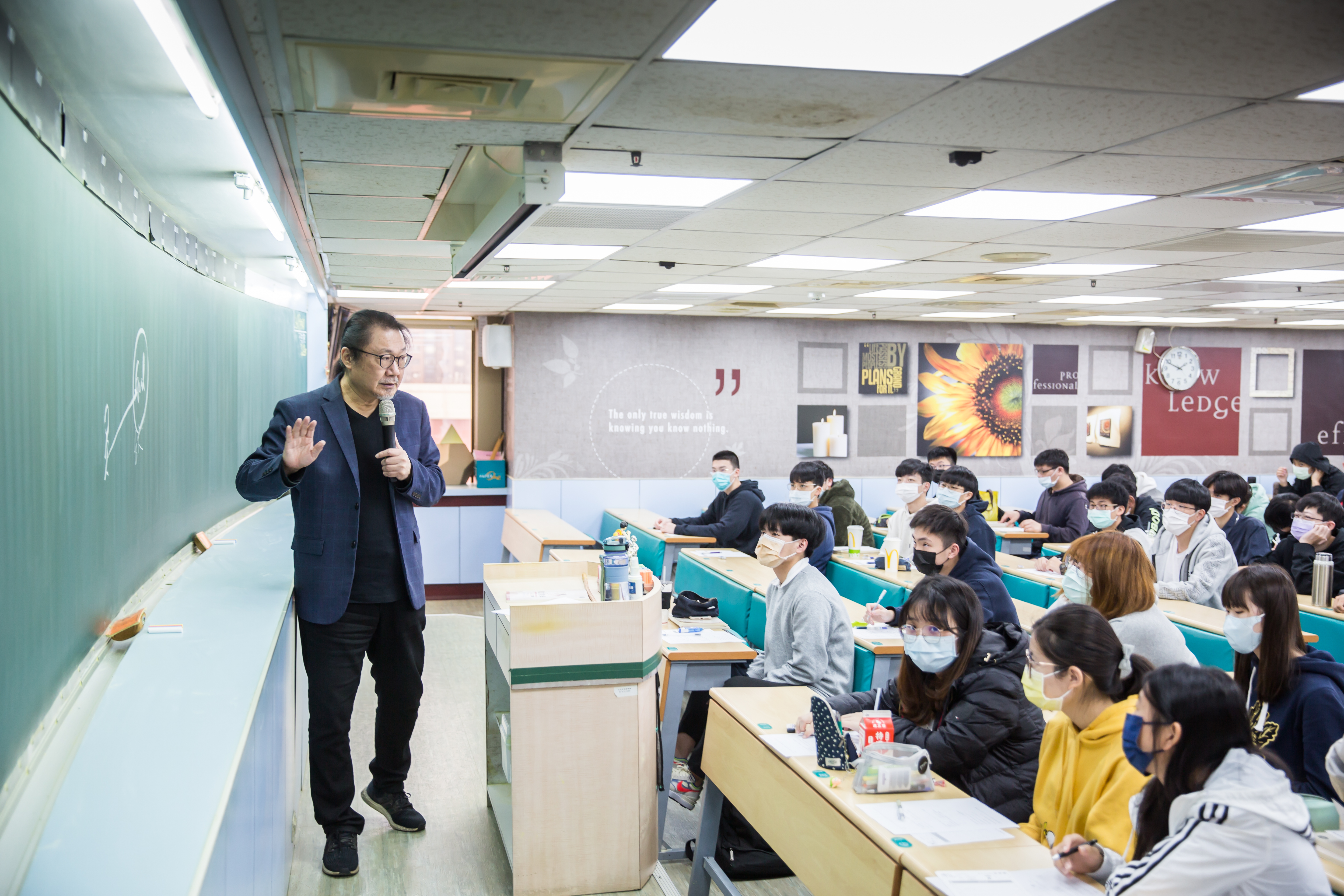 陳明俊從家中客廳開始補教事業，如今打造台灣最大升學補教集團。