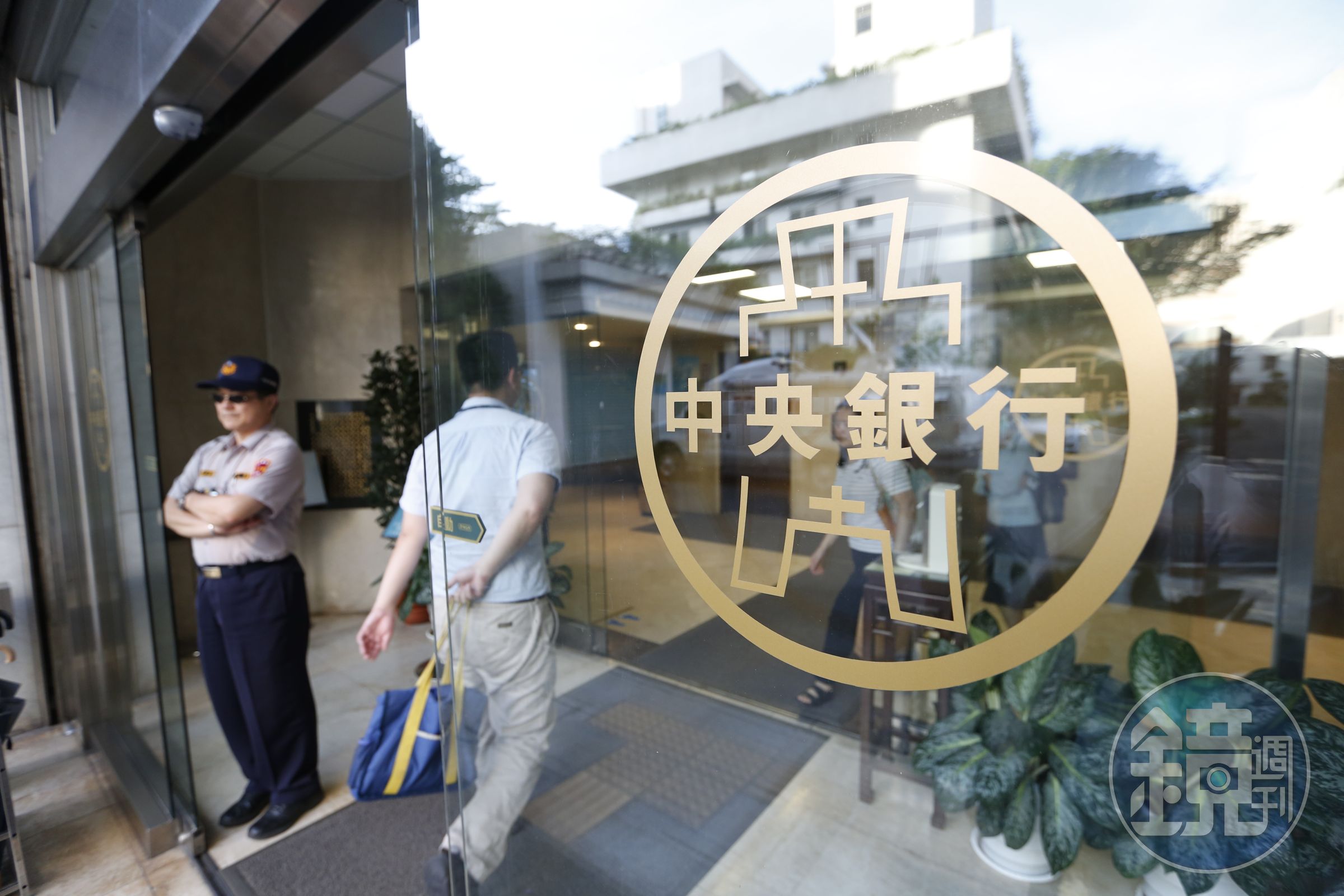 在政府打房、央行升息等利空襲擊下，為了避免夜長夢多，都更業者無畏大環境不利，仍積極推案。